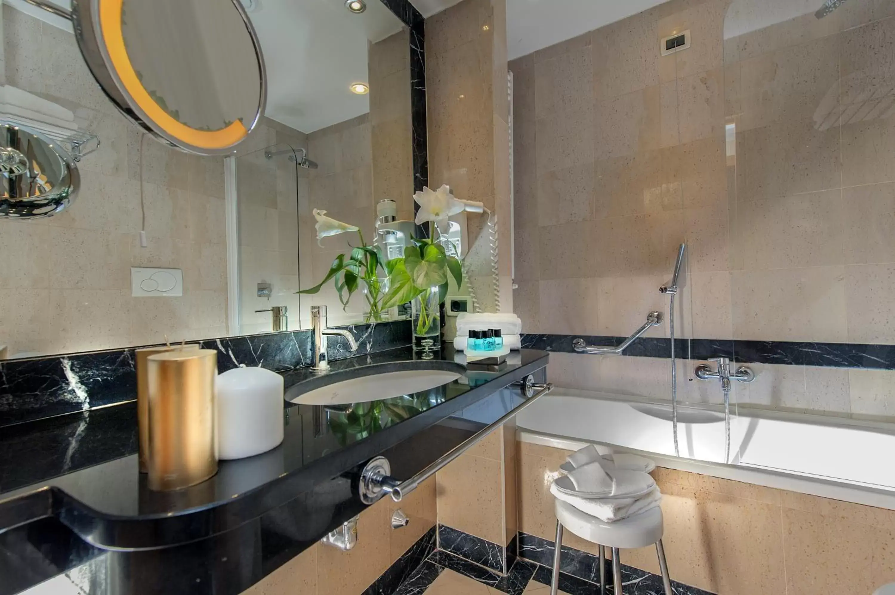 Superior Double or Twin Room with Terrace in Cardinal Hotel St. Peter Superior Double or Twin Room with Terrace in Cardinal Hotel St. Peter