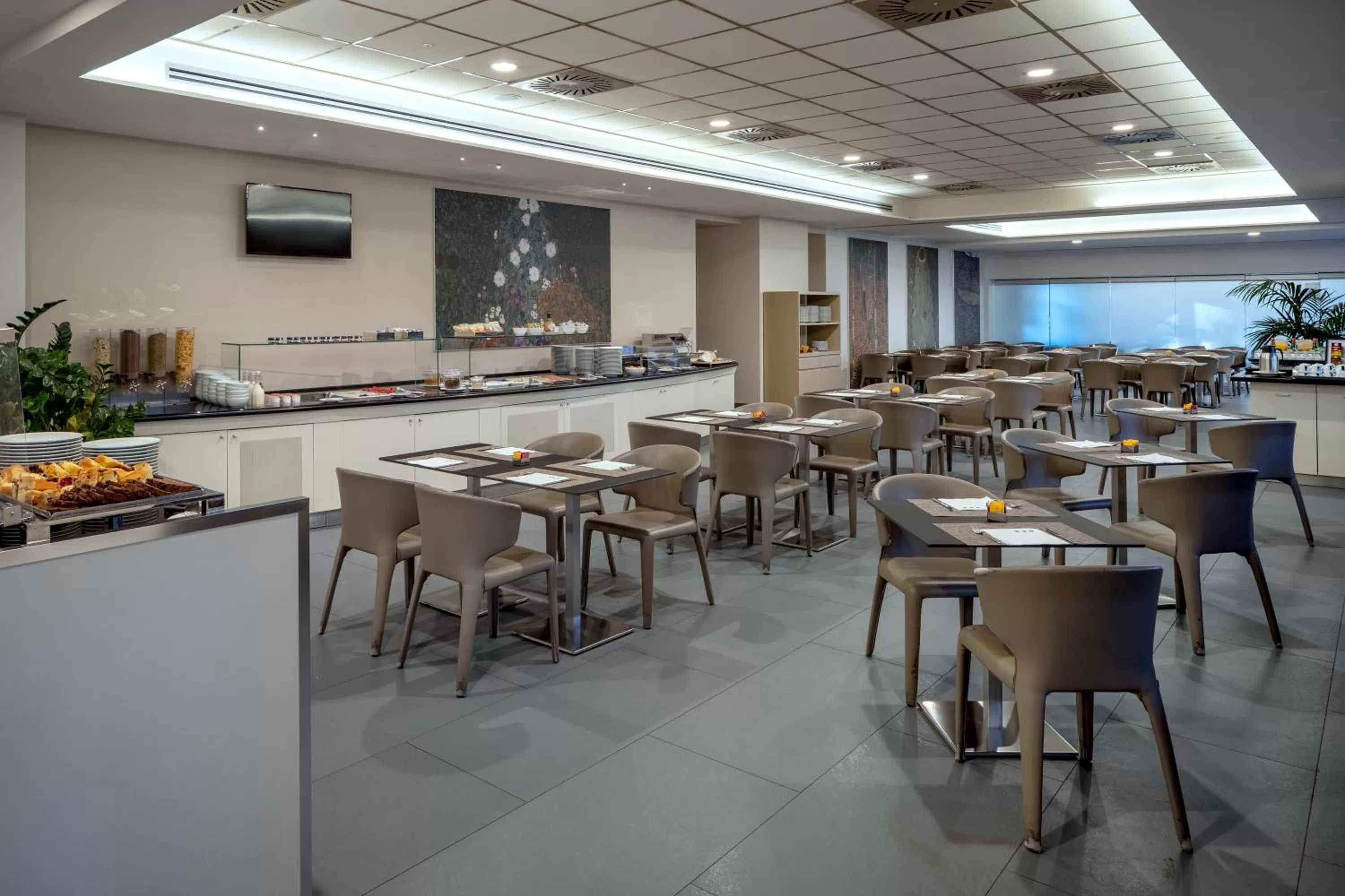 Buffet breakfast in UNA Hotels Bologna Fiera