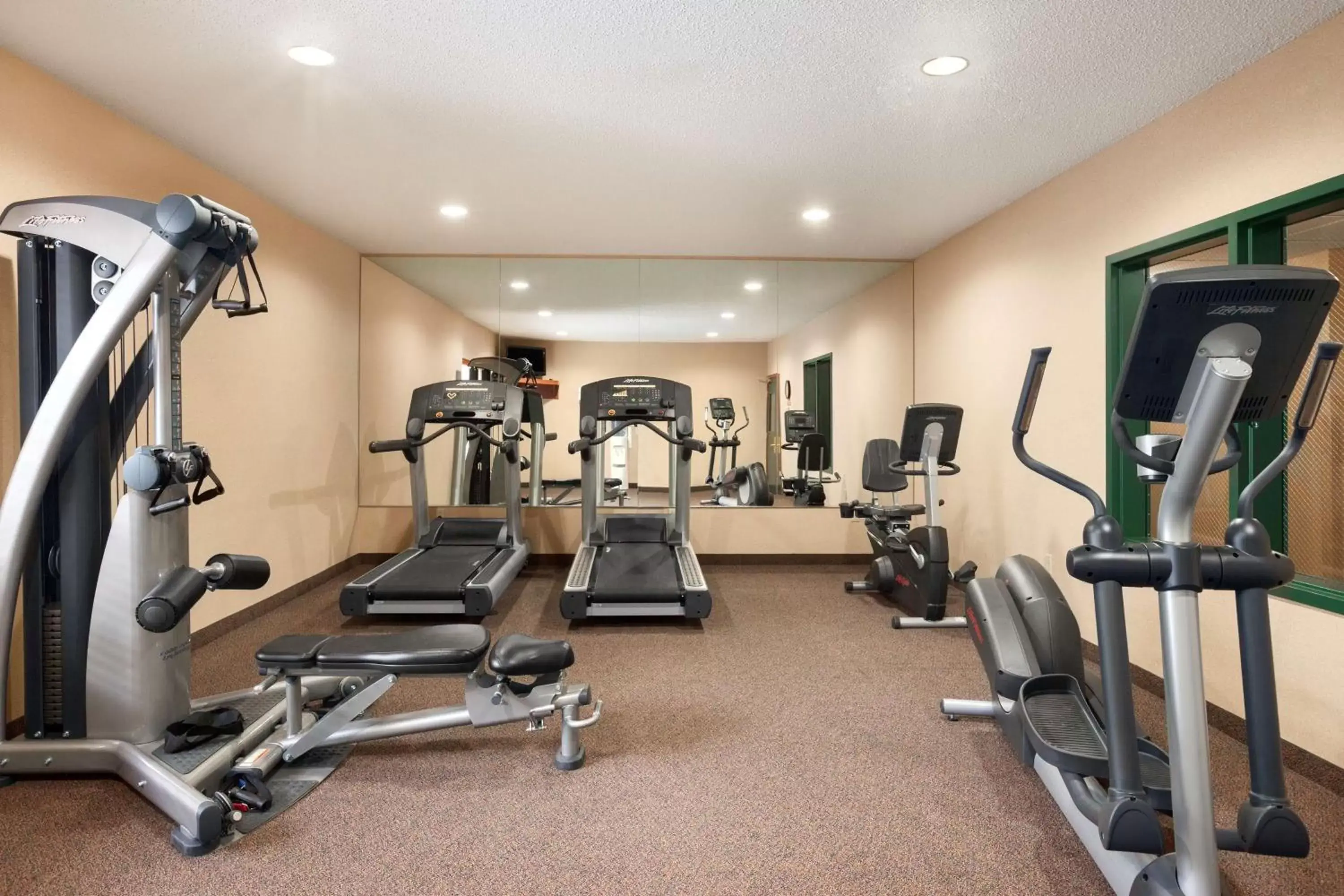 Activities, Fitness Center/Facilities in Country Inn & Suites by Radisson, Northwood, IA