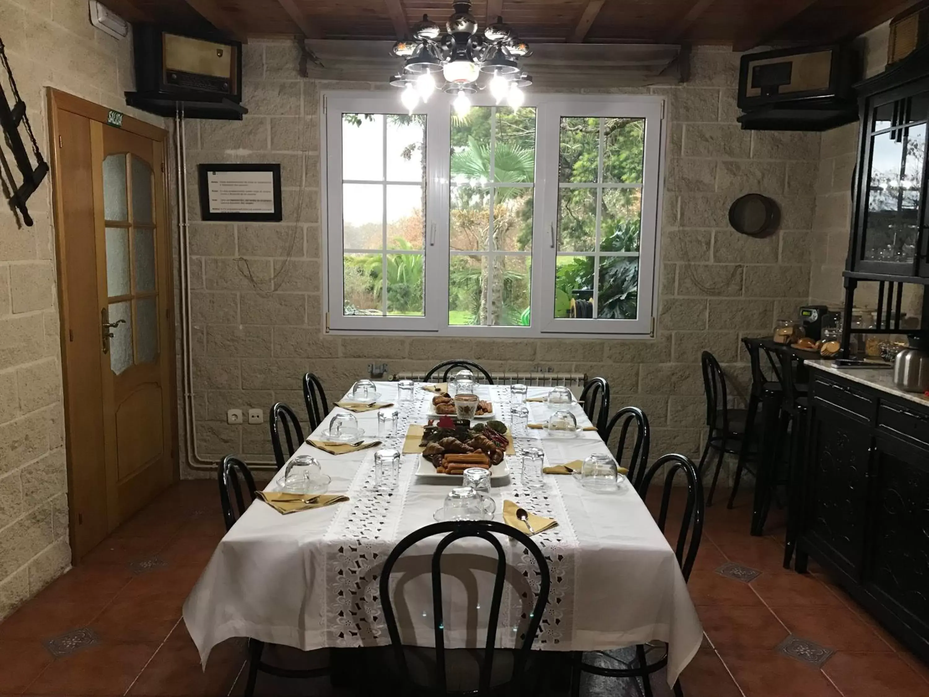 Communal lounge/ TV room, Restaurant/Places to Eat in Agro da Gandarela