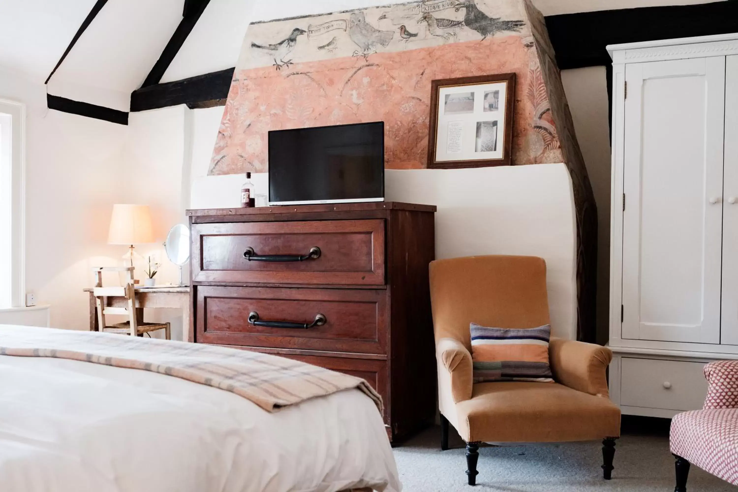 Bed, TV/Entertainment Center in Bel and The Dragon-Odiham