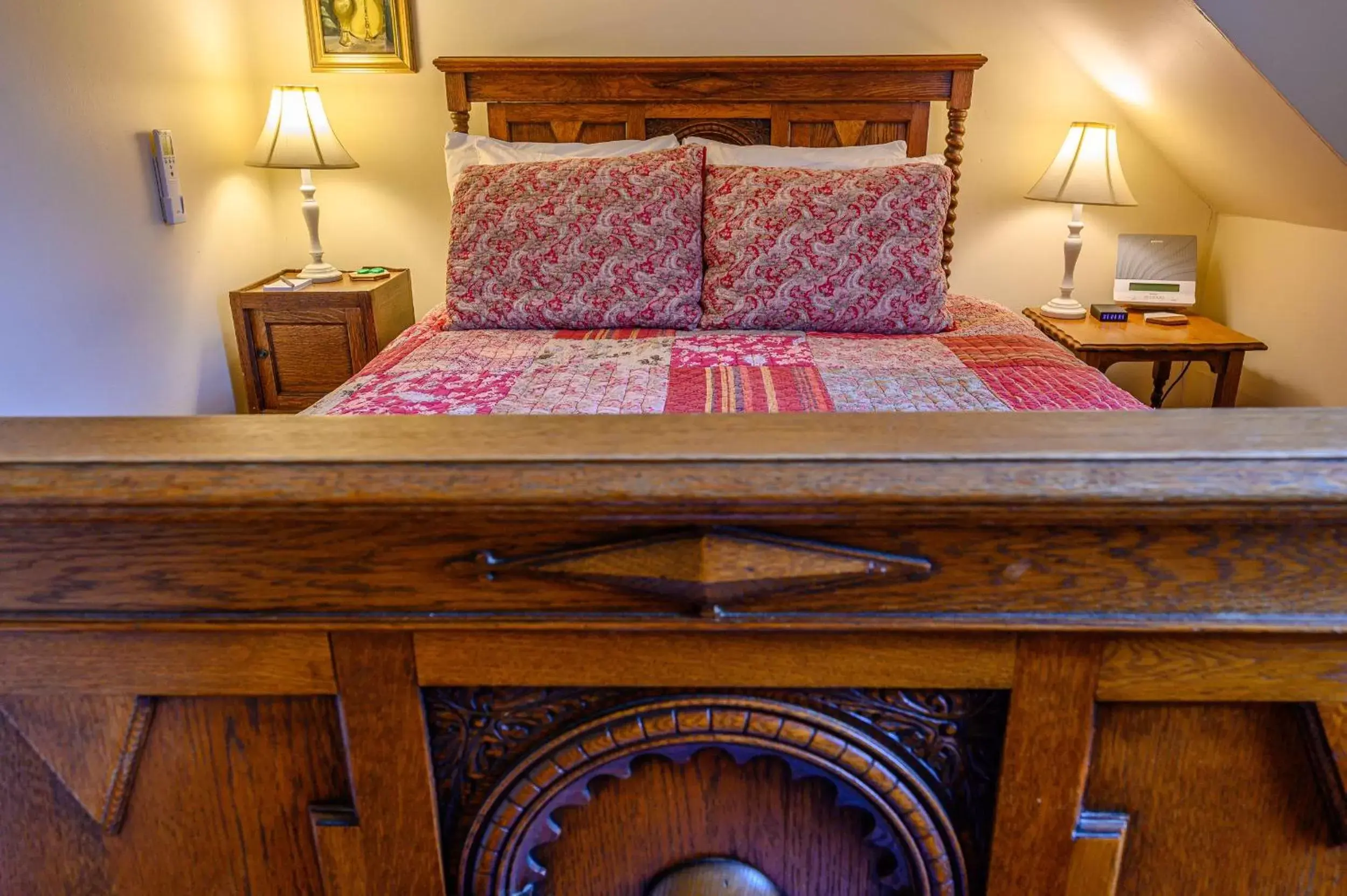 Bedroom, Bed in Brass Lantern Inn