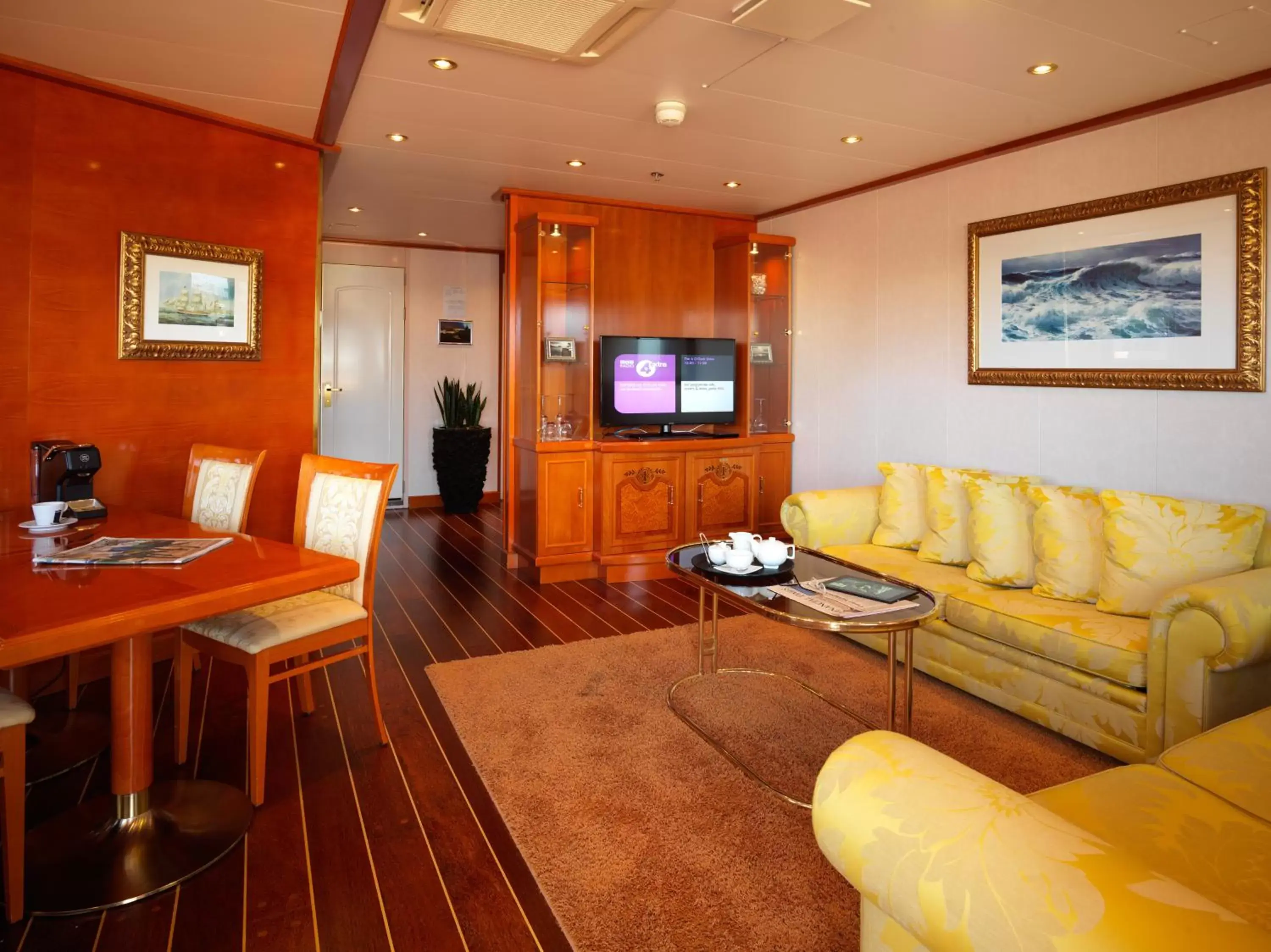 Living room, Seating Area in Sunborn London Yacht Hotel