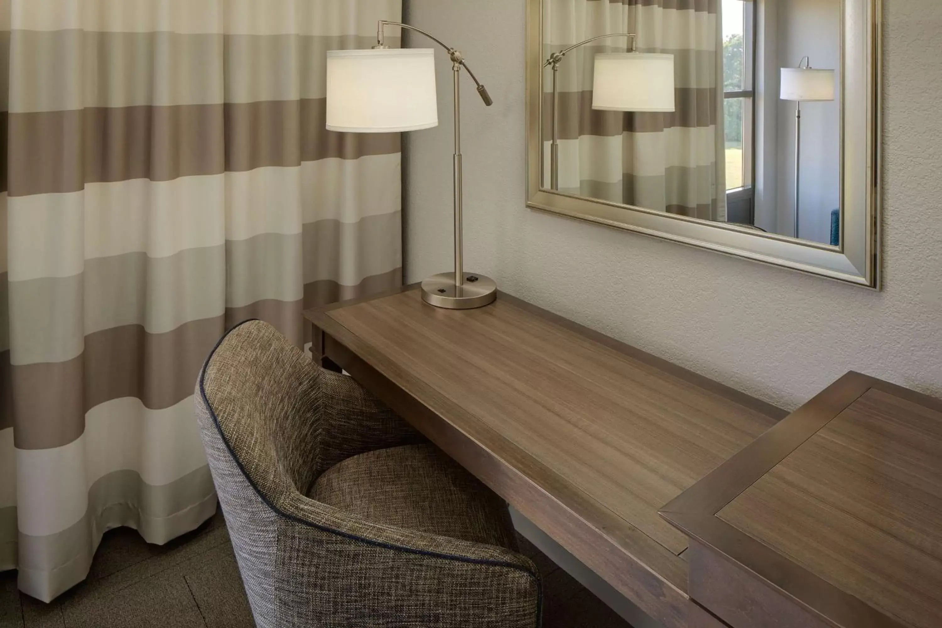 Bedroom, Bathroom in Hampton Inn & Suites Nashville-Airport