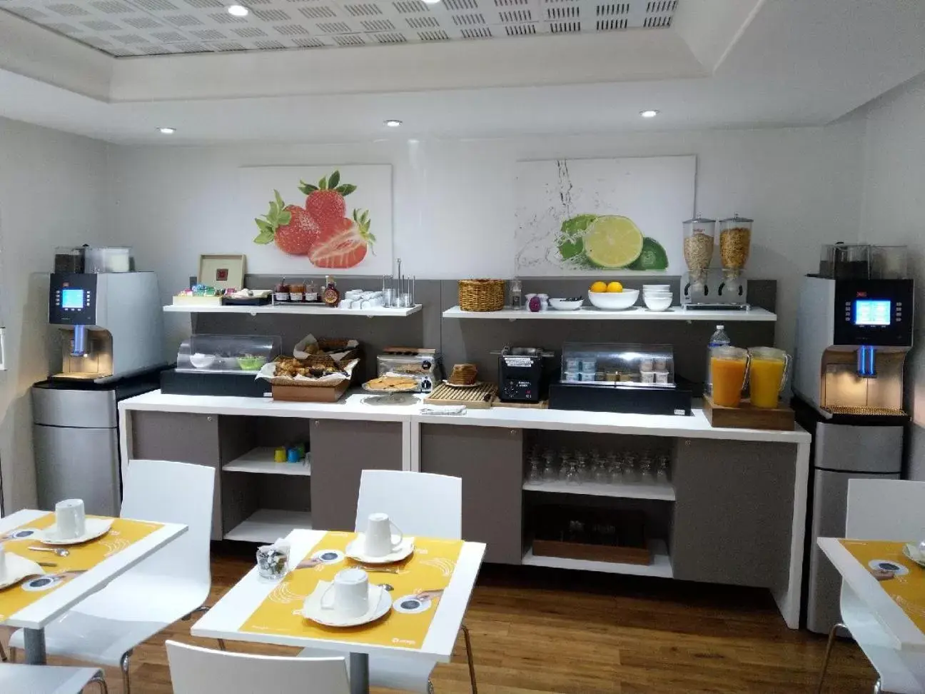 Area and facilities, Restaurant/Places to Eat in Aparthotel Adagio Access Marseille Prado Périer