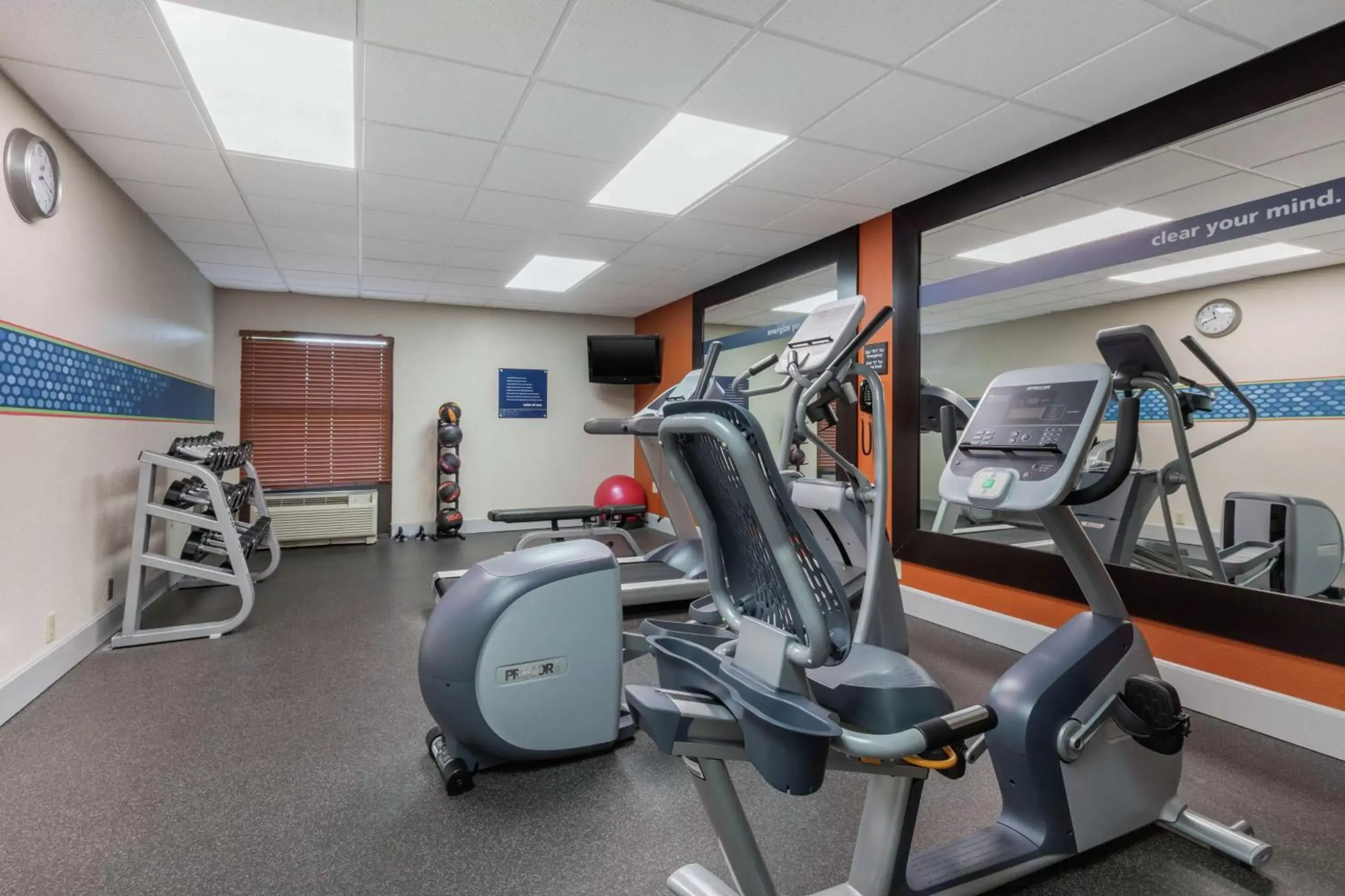 Bedroom, Fitness Center/Facilities in Hampton Inn Brookhaven
