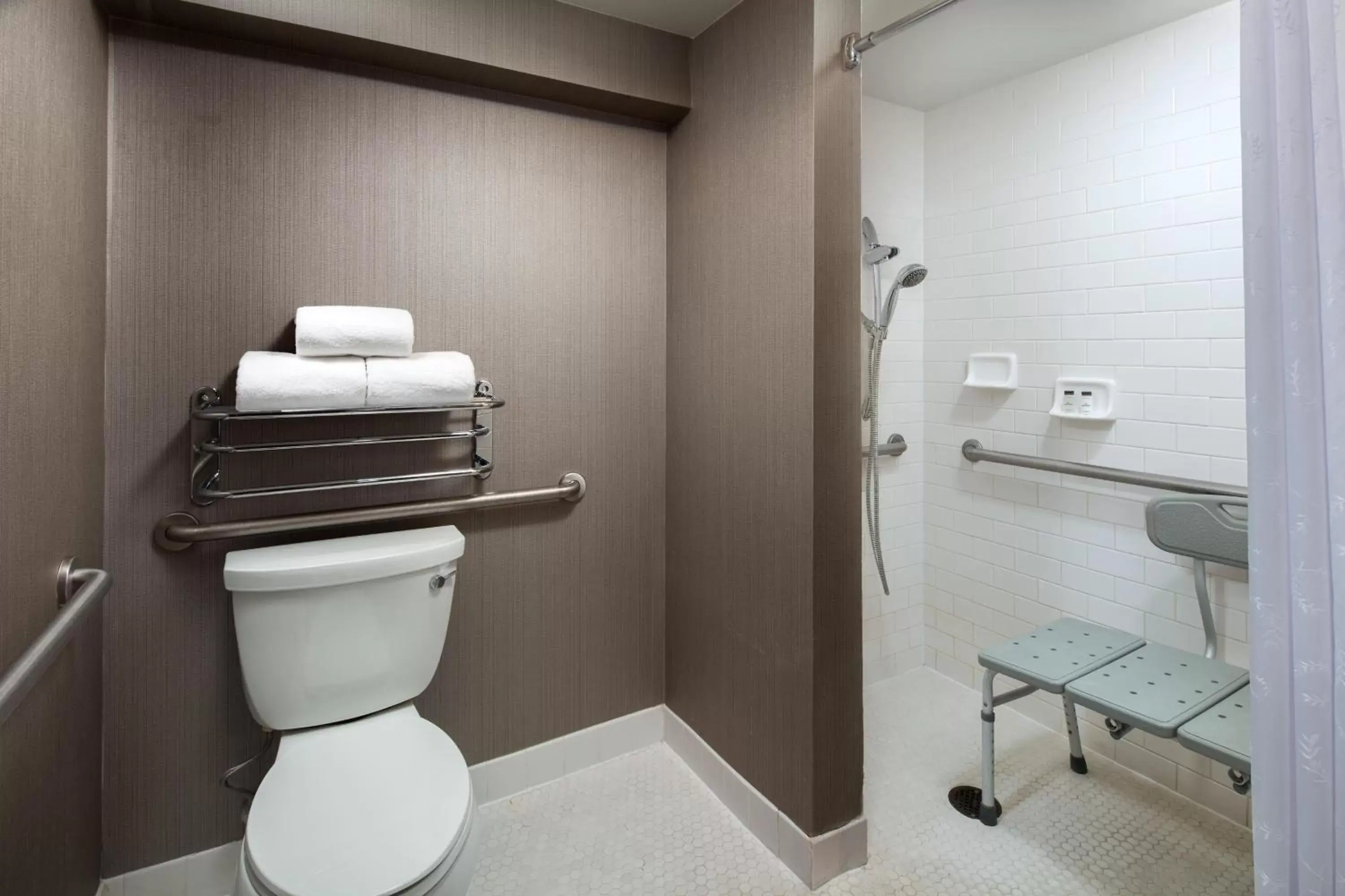 Bathroom in Sheraton Fairplex Hotel & Conference Center