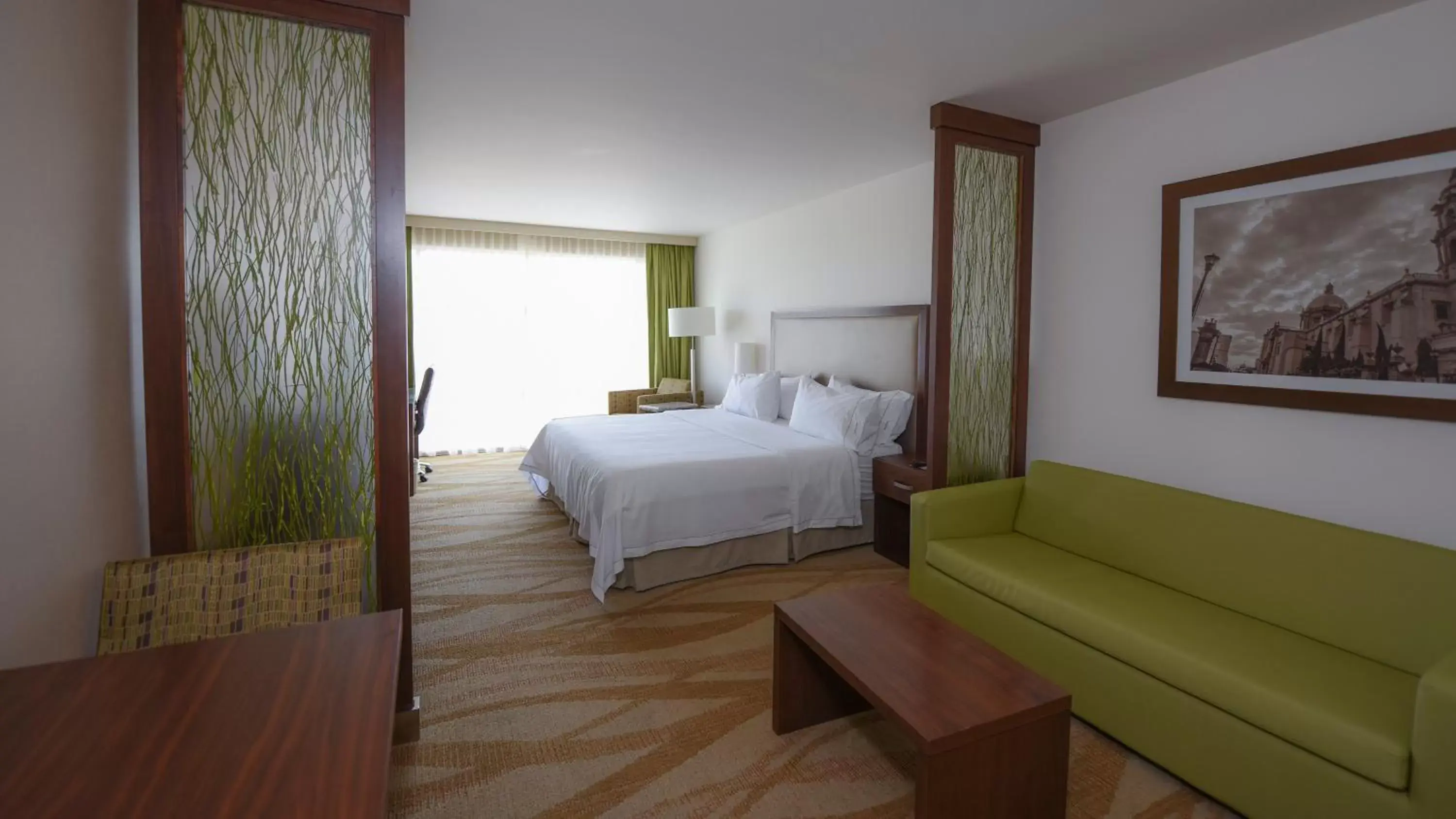 Photo of the whole room, Bed in Holiday Inn Express and Suites Celaya, an IHG Hotel