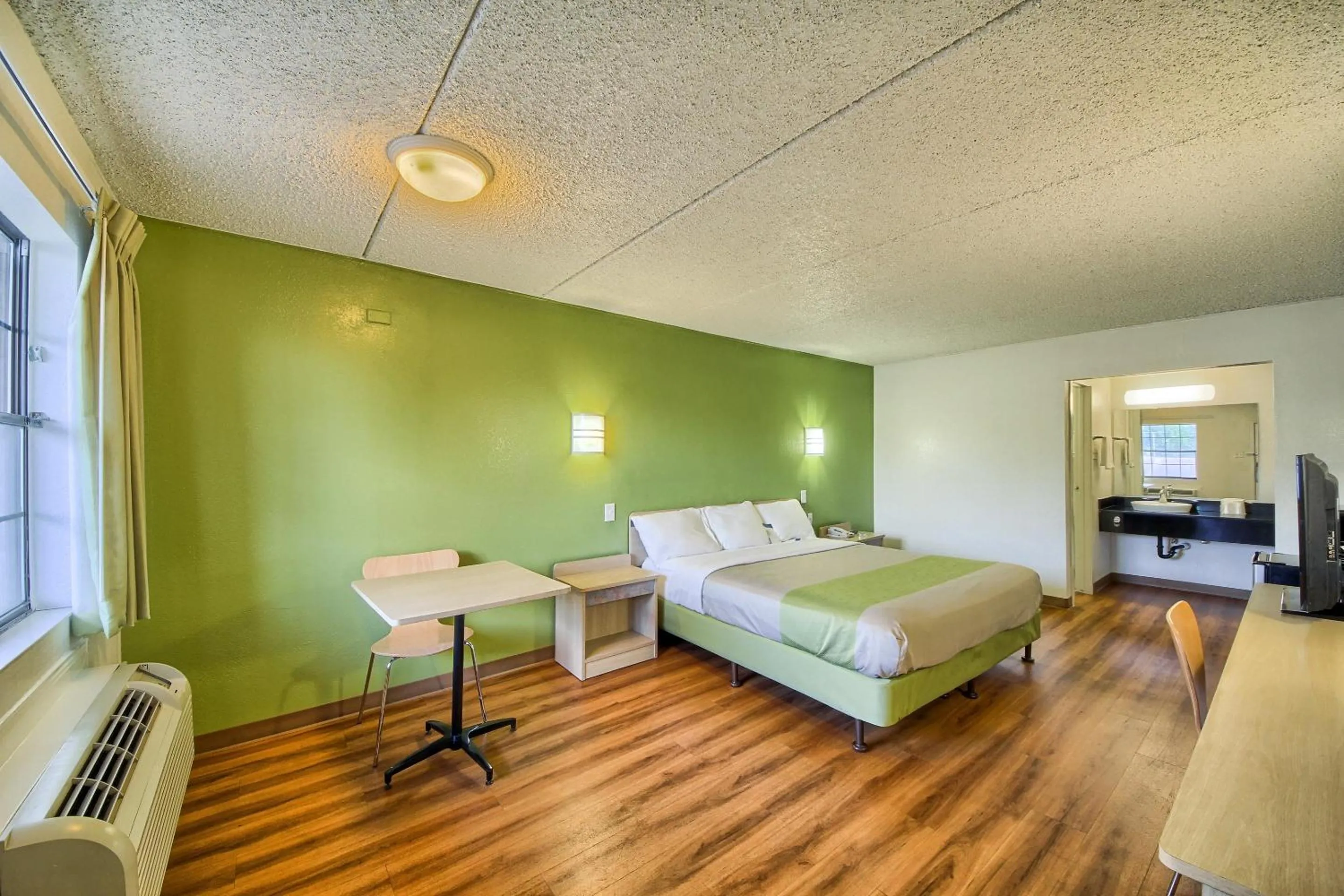 TV and multimedia, Bed in Motel 6-San Antonio, TX - Northwest Medical Center