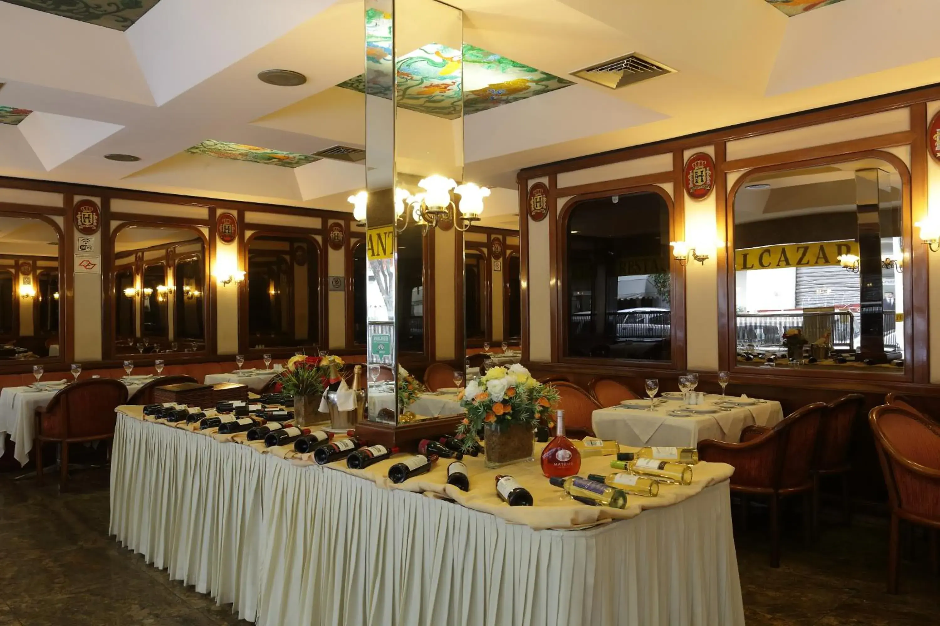 Restaurant/Places to Eat in Hotel Gran Corona