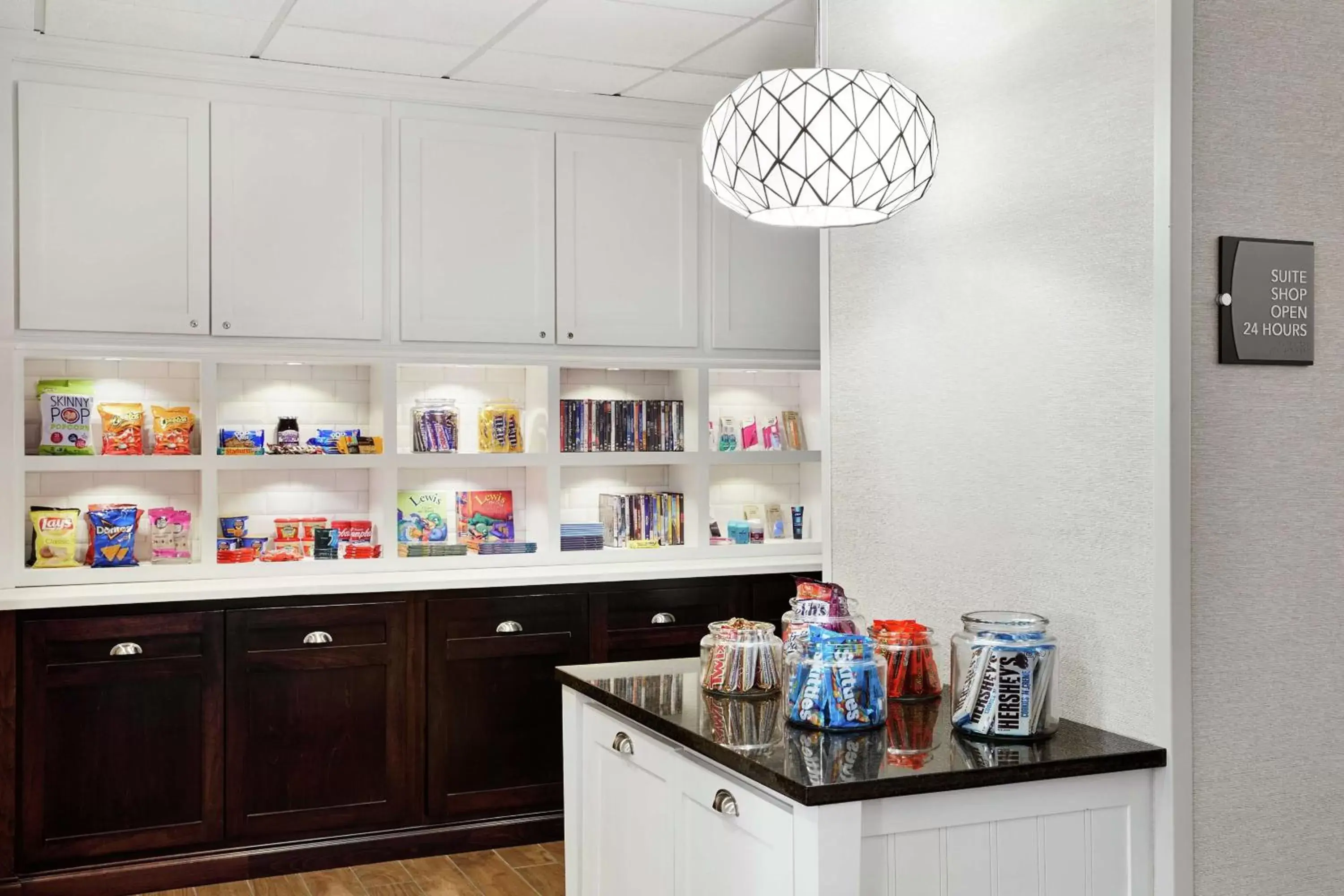 Dining area, Kitchen/Kitchenette in Homewood Suites Champaign-Urbana