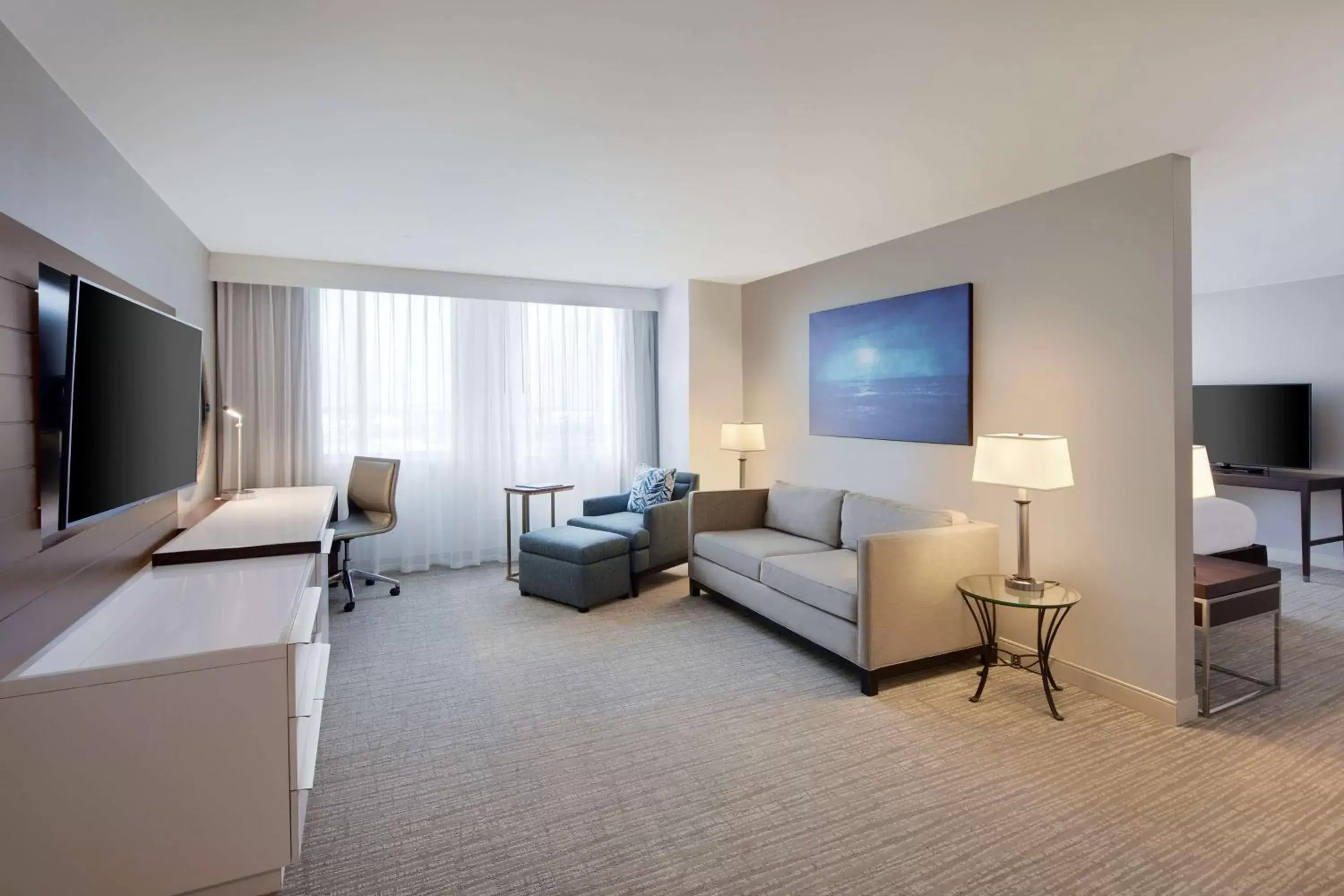 Bedroom, Seating Area in DoubleTree by Hilton Hotel Deerfield Beach - Boca Raton