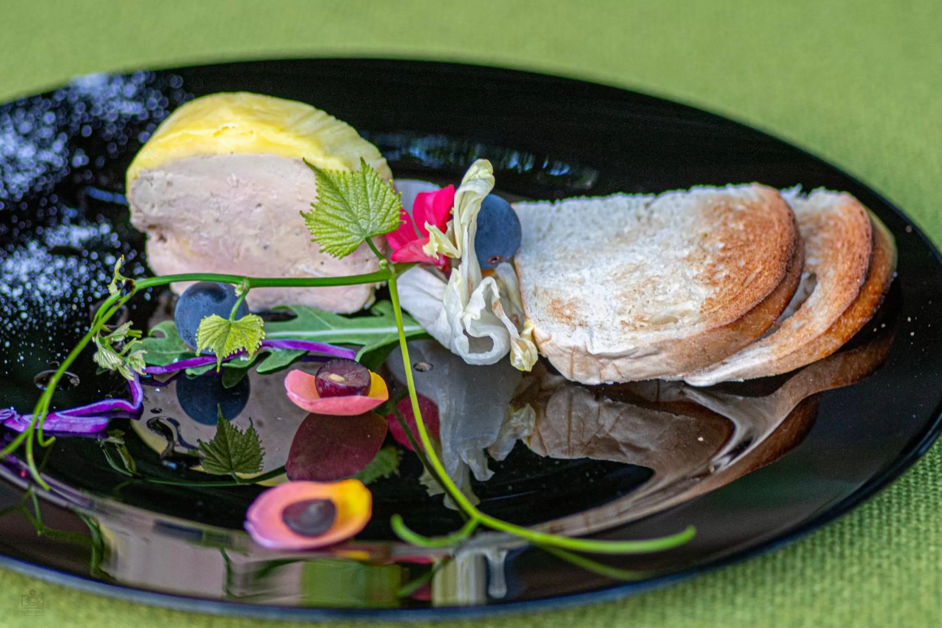 Ráspi Apartman Étterem és Borászat