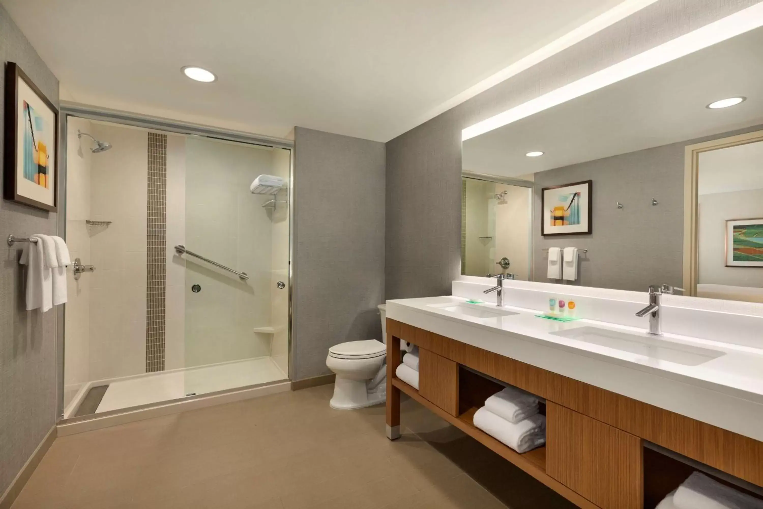 Bathroom in Hyatt Place Vacaville Bathroom in Hyatt Place Vacaville