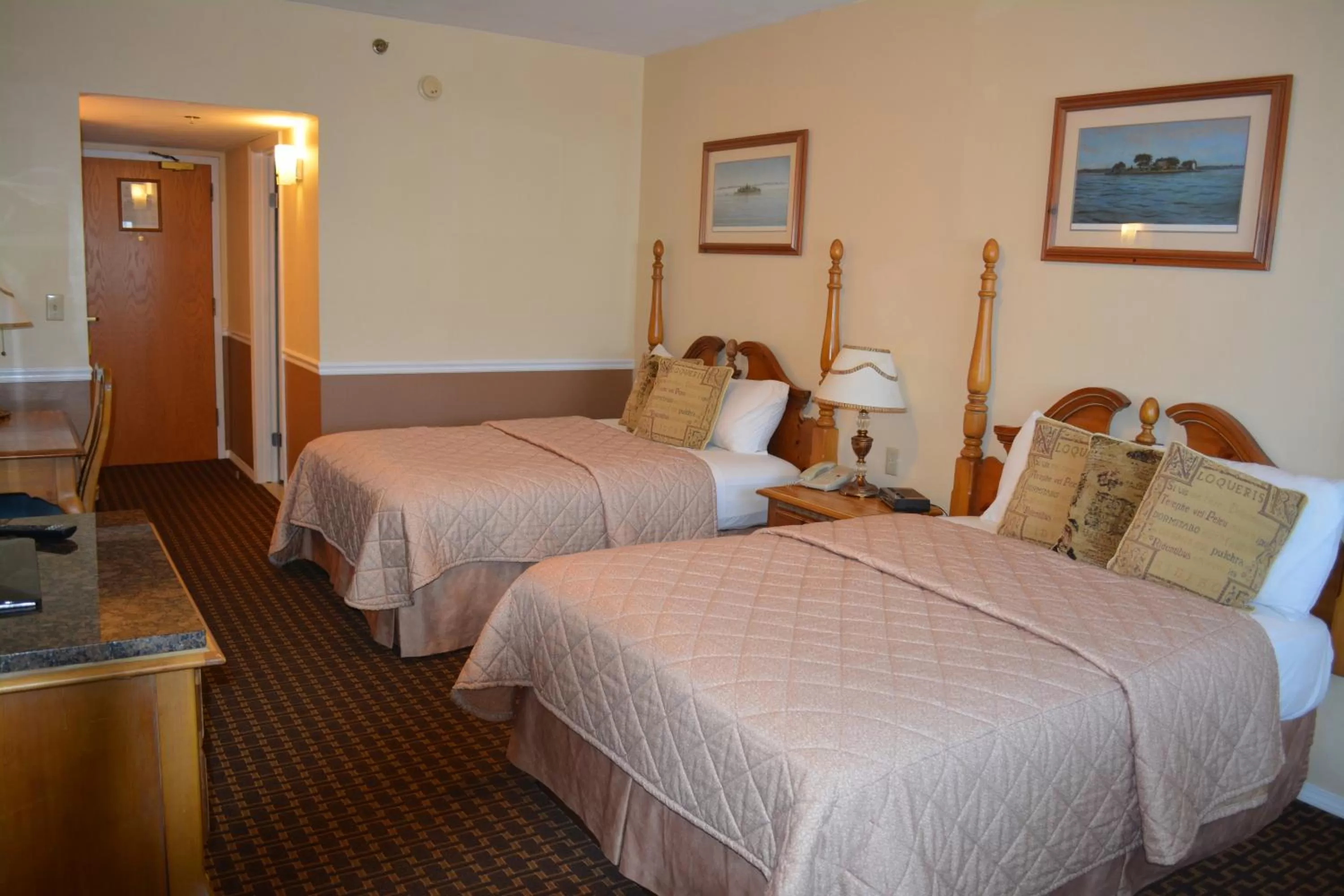 Bed in Riveredge Resort Hotel