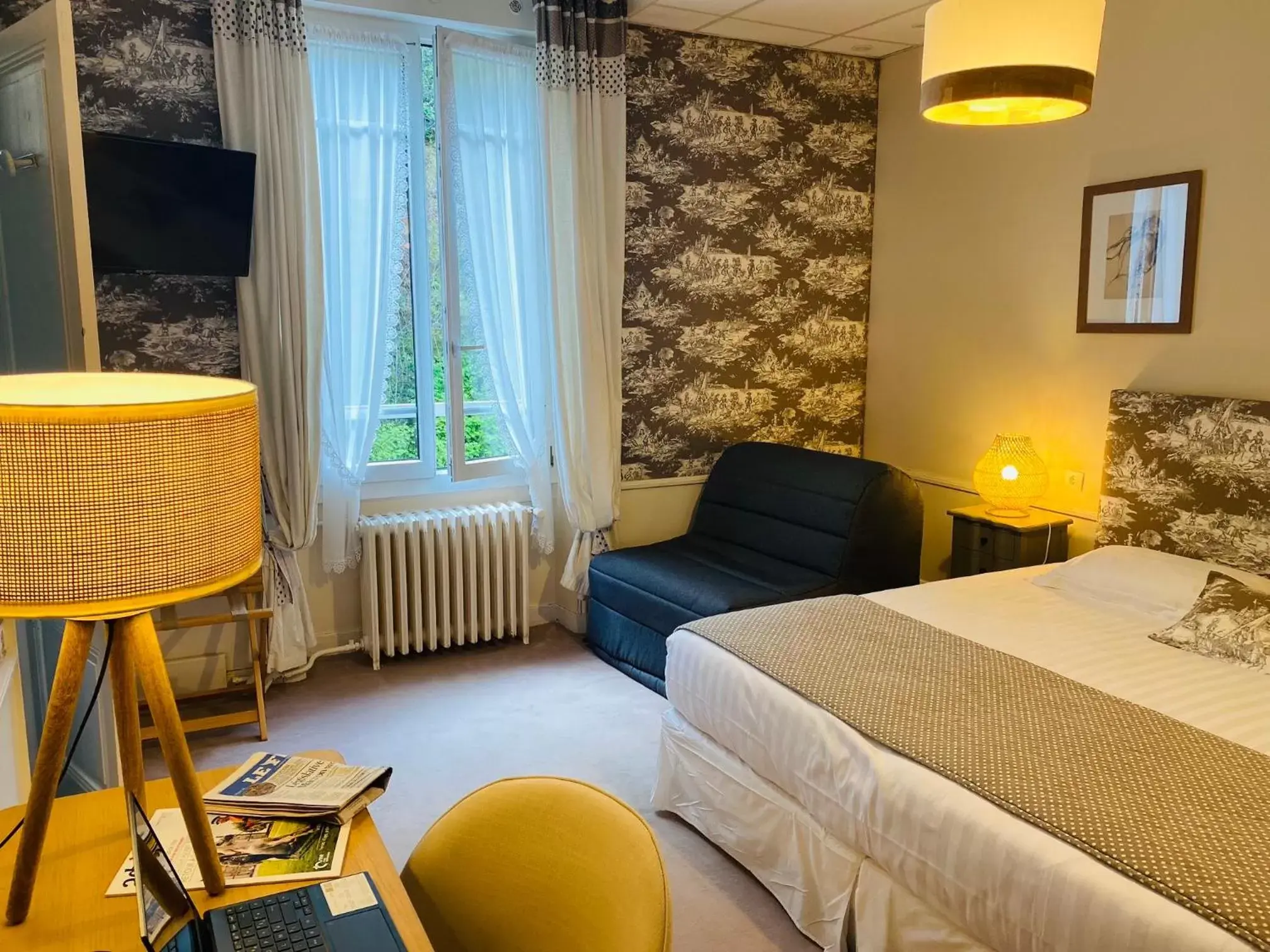 Bedroom, Bed in BRIT HOTEL & SPA Le Roc au Chien