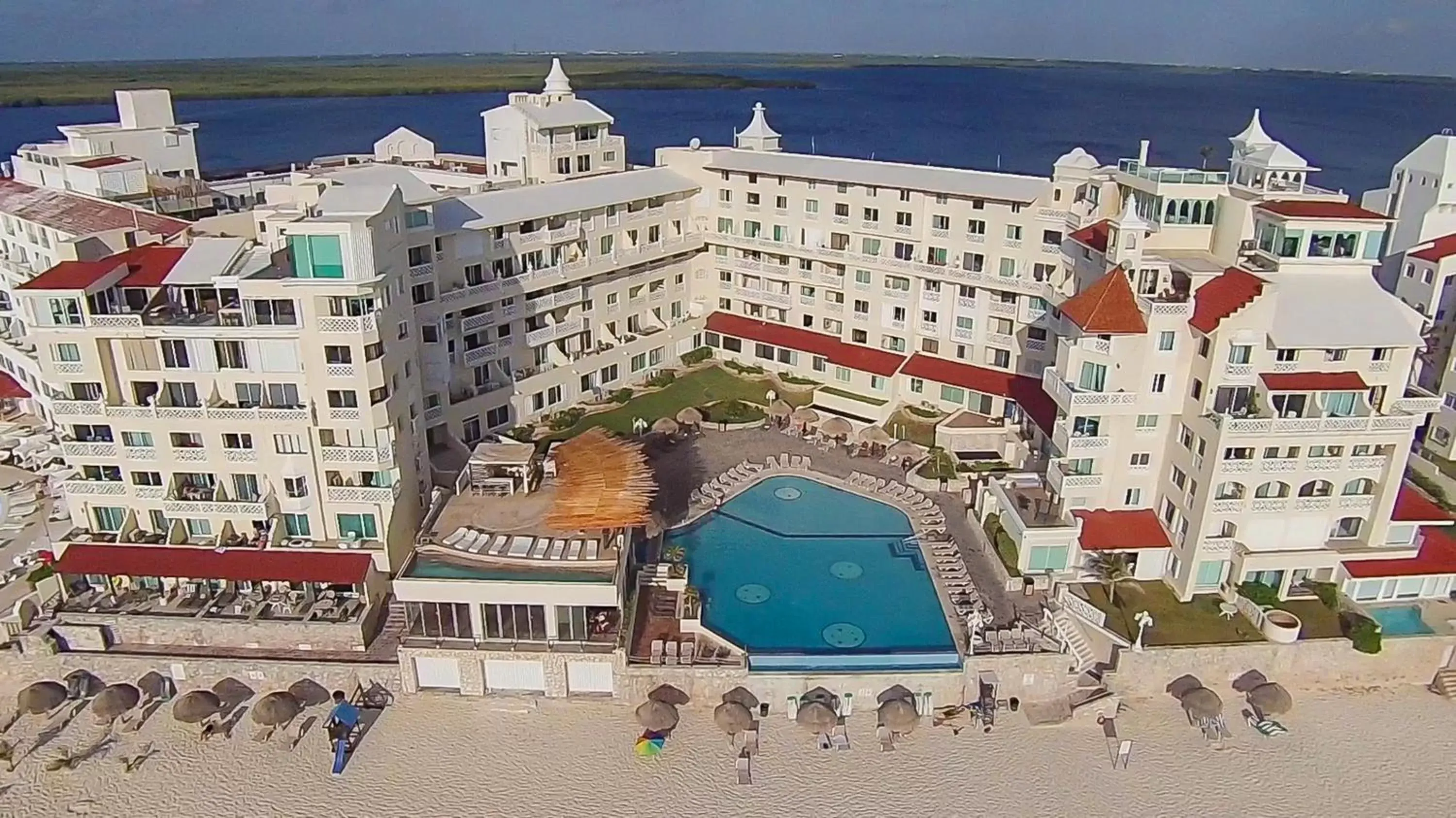 Property building, Bird's-eye View in BSEA Cancun Plaza Hotel