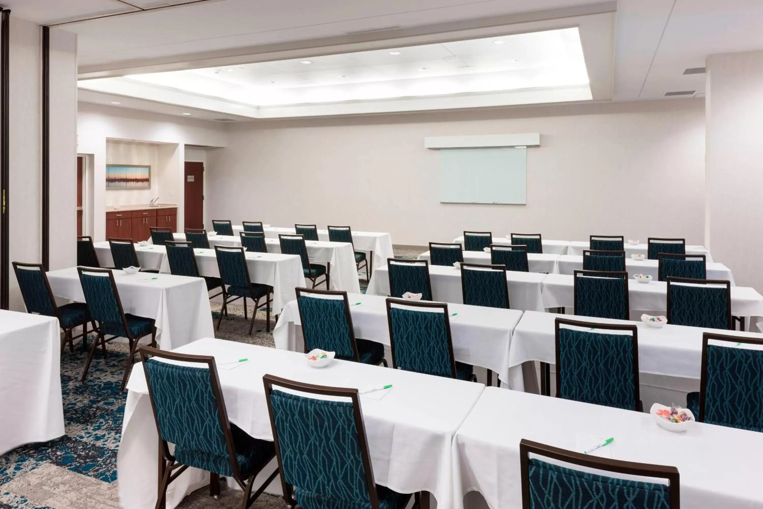 Meeting/conference room in Courtyard Virginia Beach Oceanfront / North 37th Street