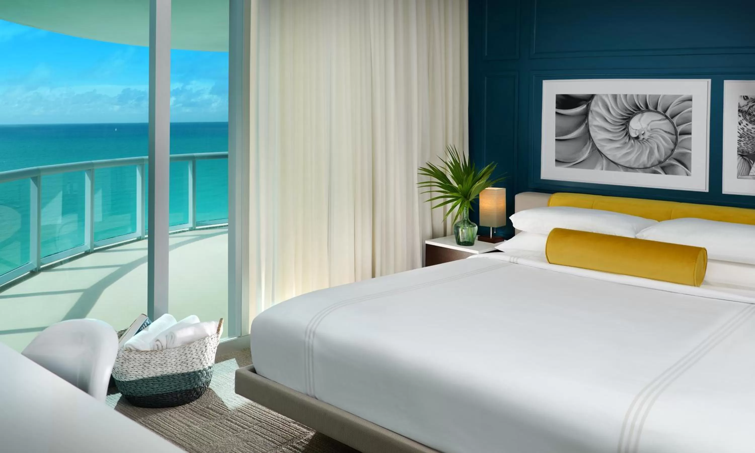 Bed in Sole Miami, A Noble House Resort