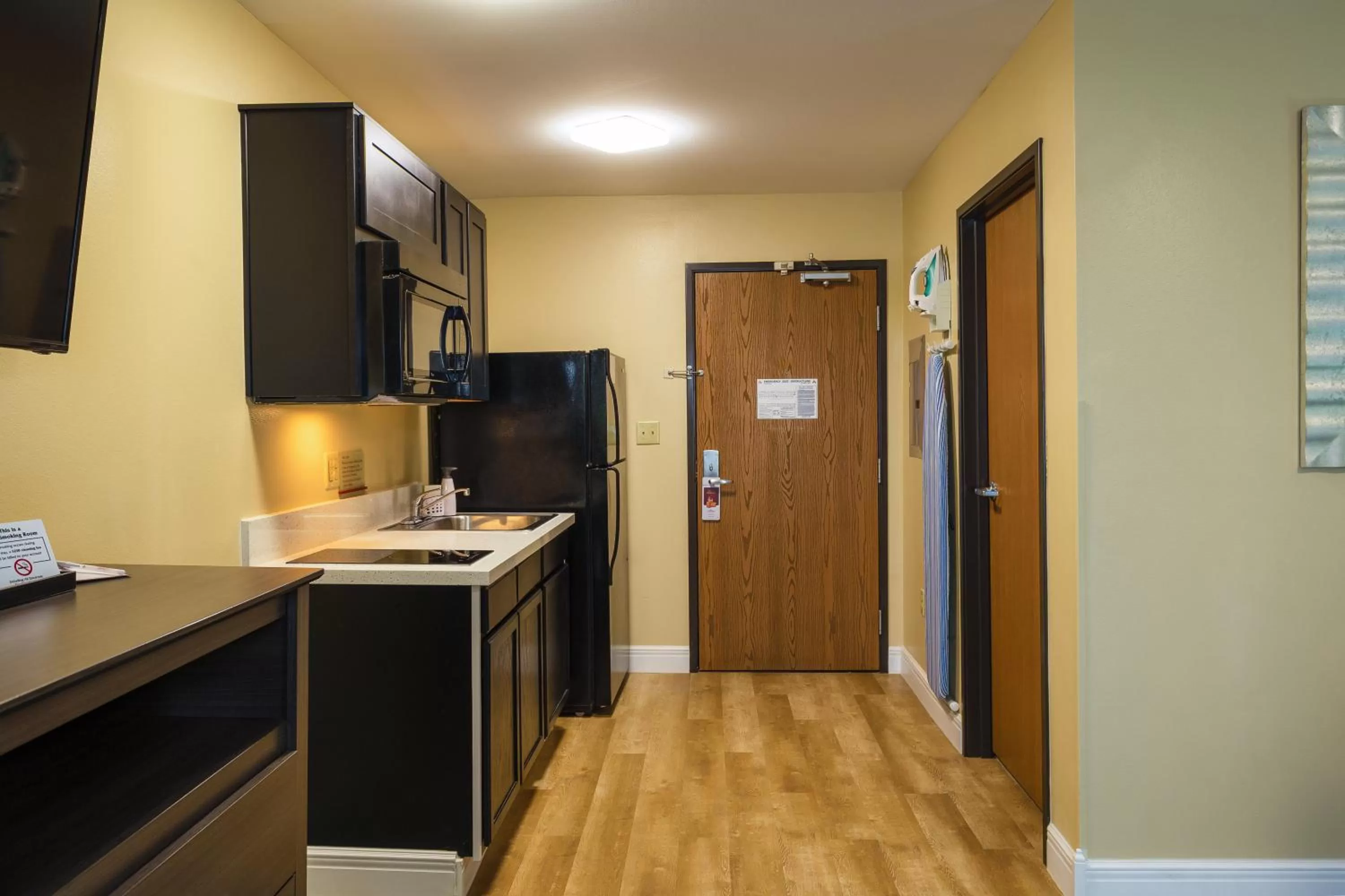 Kitchen or kitchenette in Hawthorn Extended Stay by Wyndham Saint Robert