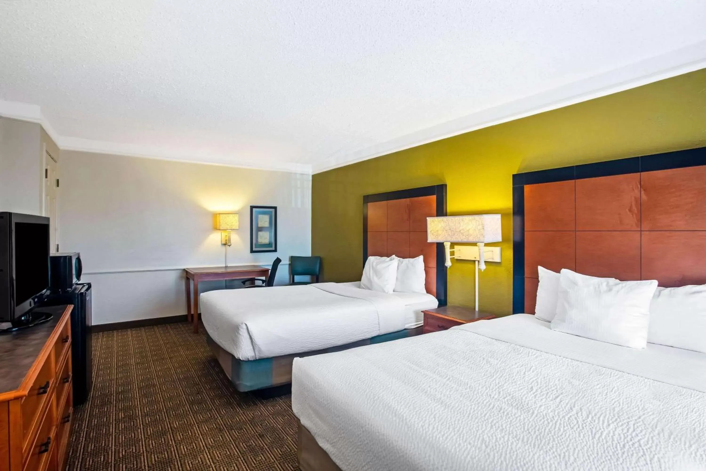 Photo of the whole room, Bed in La Quinta Inn by Wyndham Killeen - Fort Hood