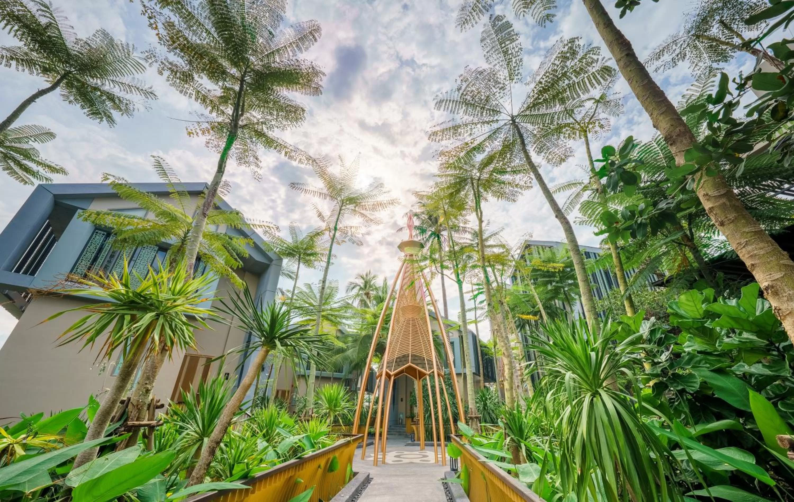 Facade/entrance in W1Bangkoknoi Hotel