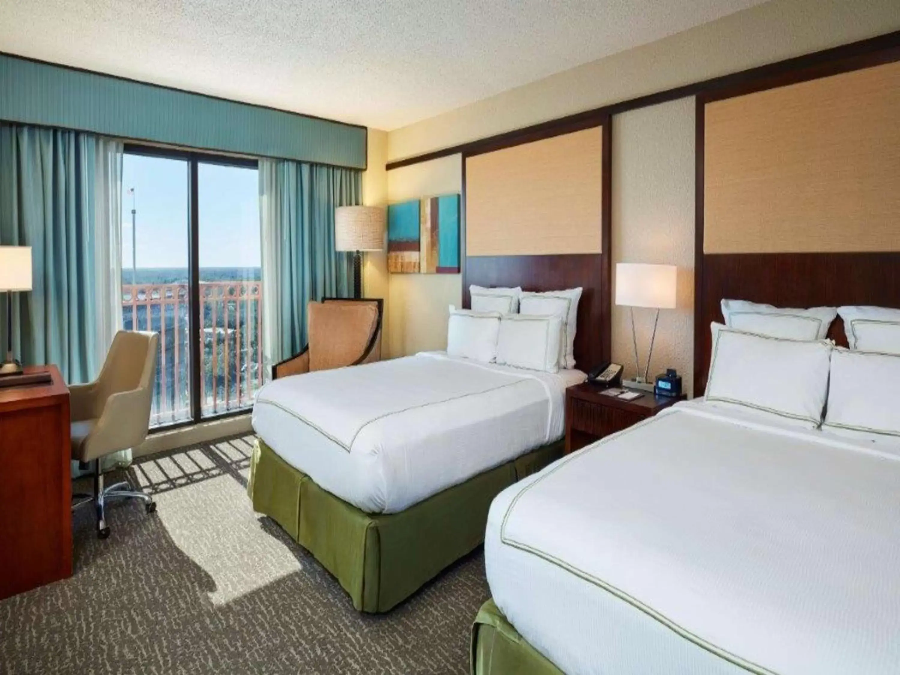 Bed in DoubleTree by Hilton Hotel Orlando at SeaWorld
