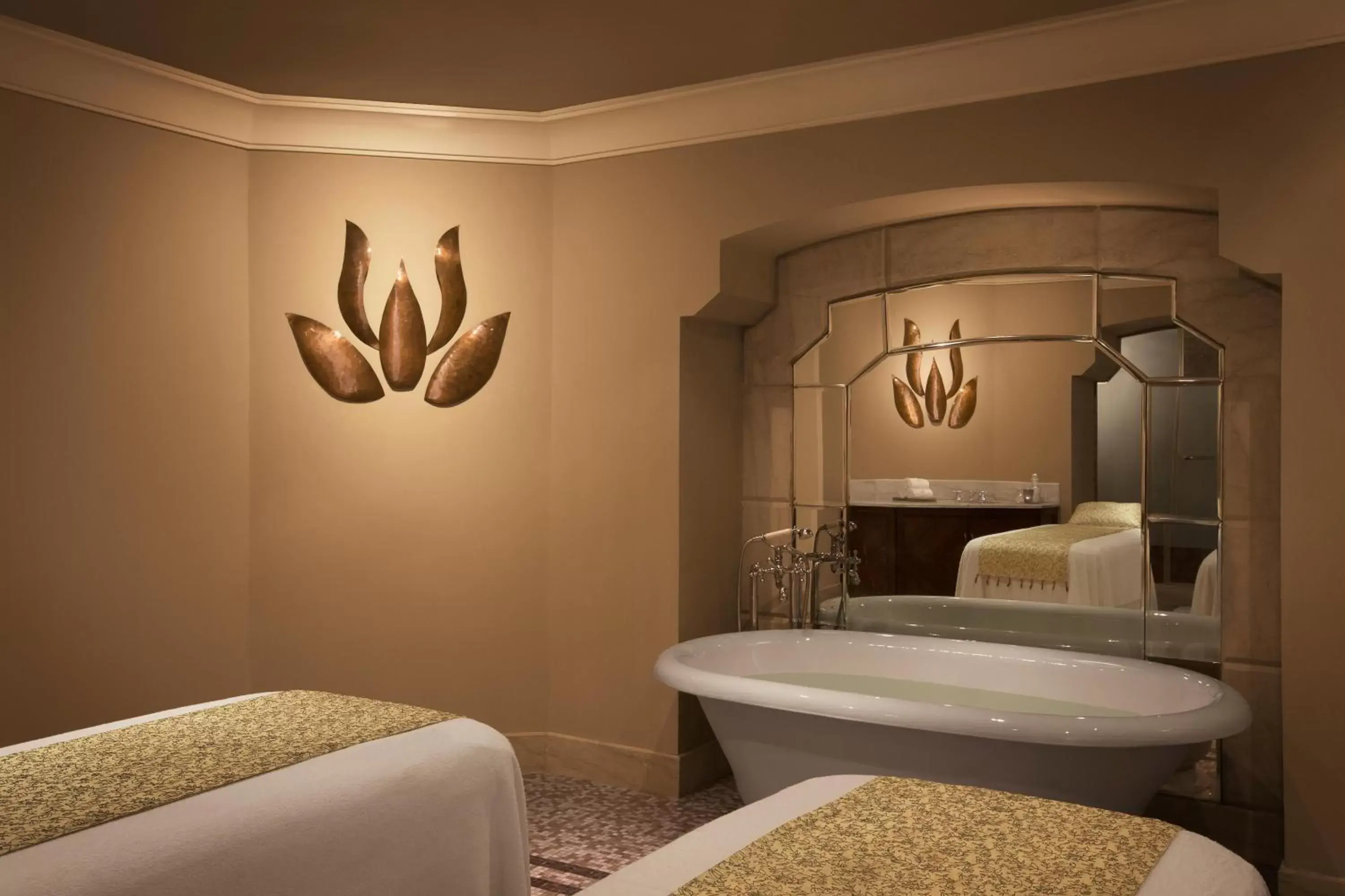 Massage, Bed in Umaid Bhawan Palace Jodhpur Massage, Bed in Umaid Bhawan Palace Jodhpur