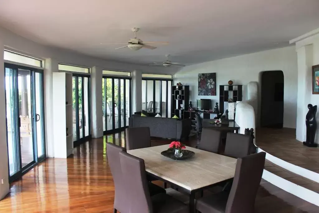 Dining Area in Anchorage Beach Resort