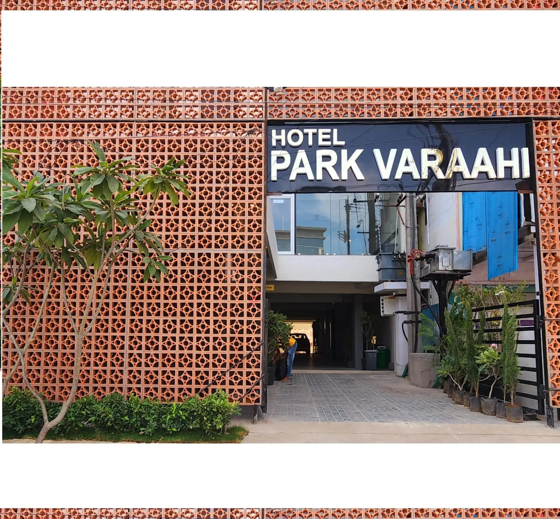 Property building in Hotel Park Varaahi