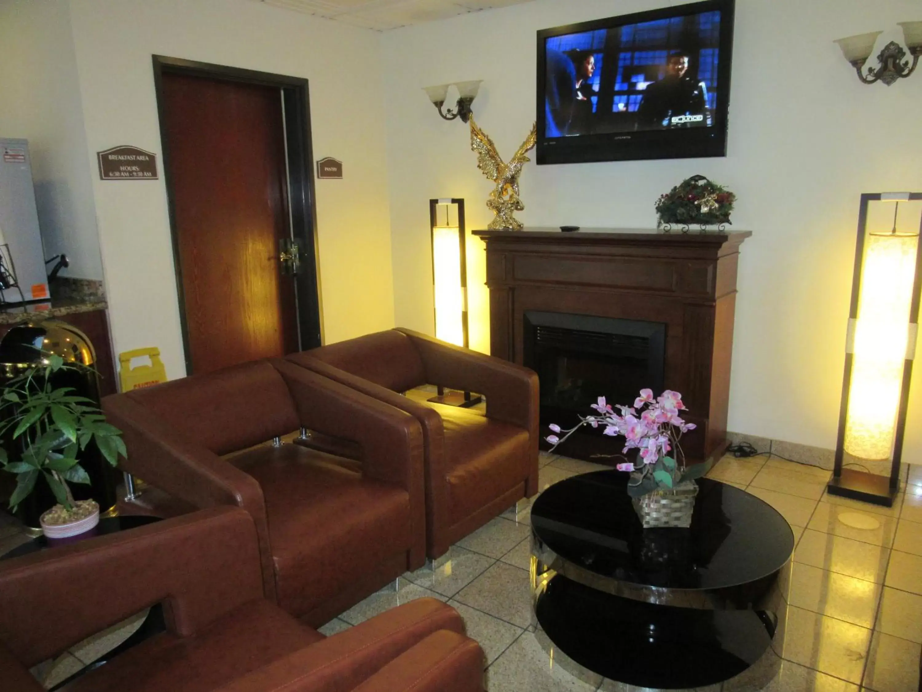 Living room, Seating Area in Baymont by Wyndham Columbia Fort Jackson