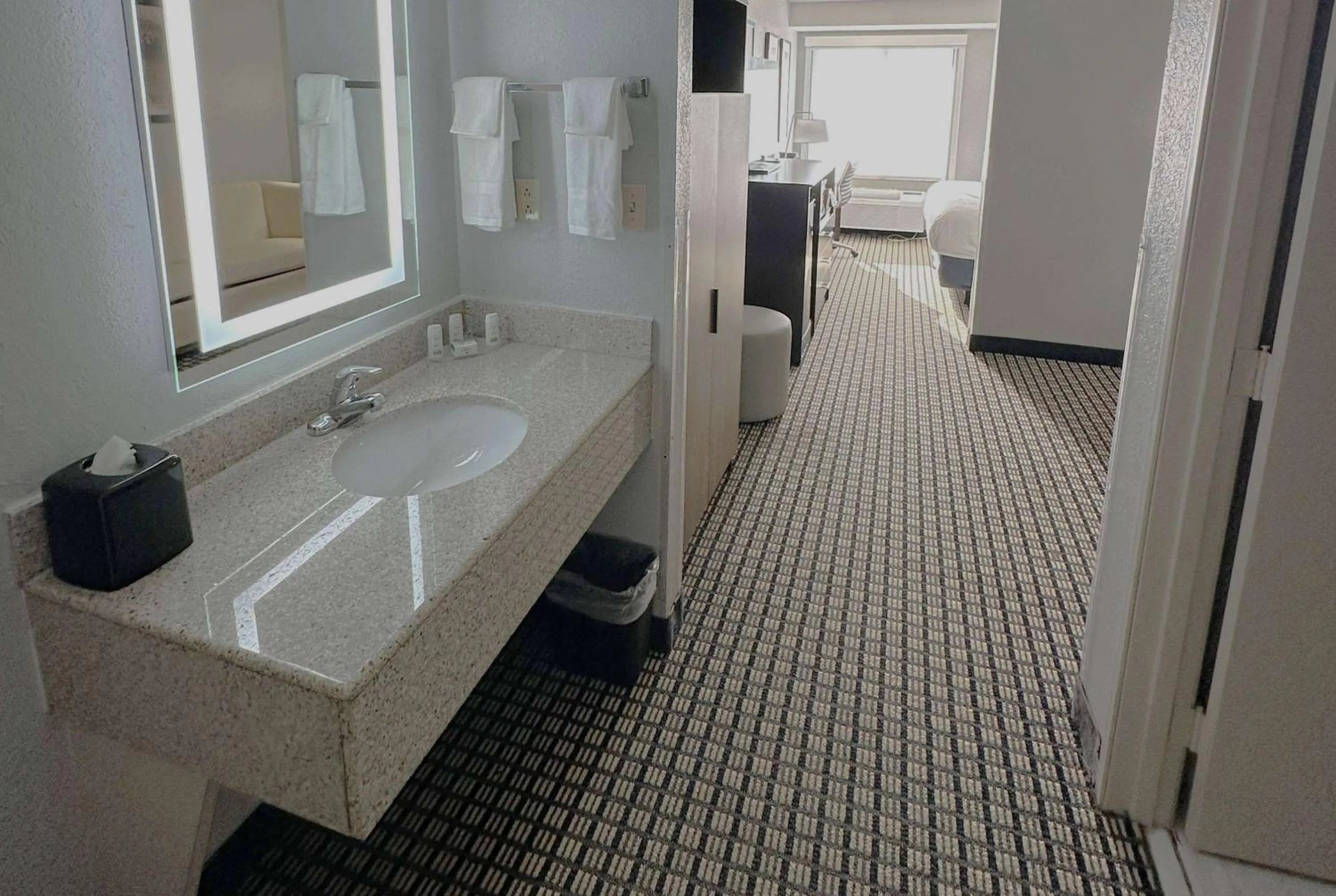 TV and multimedia, Bathroom in Quality Inn Reedsburg