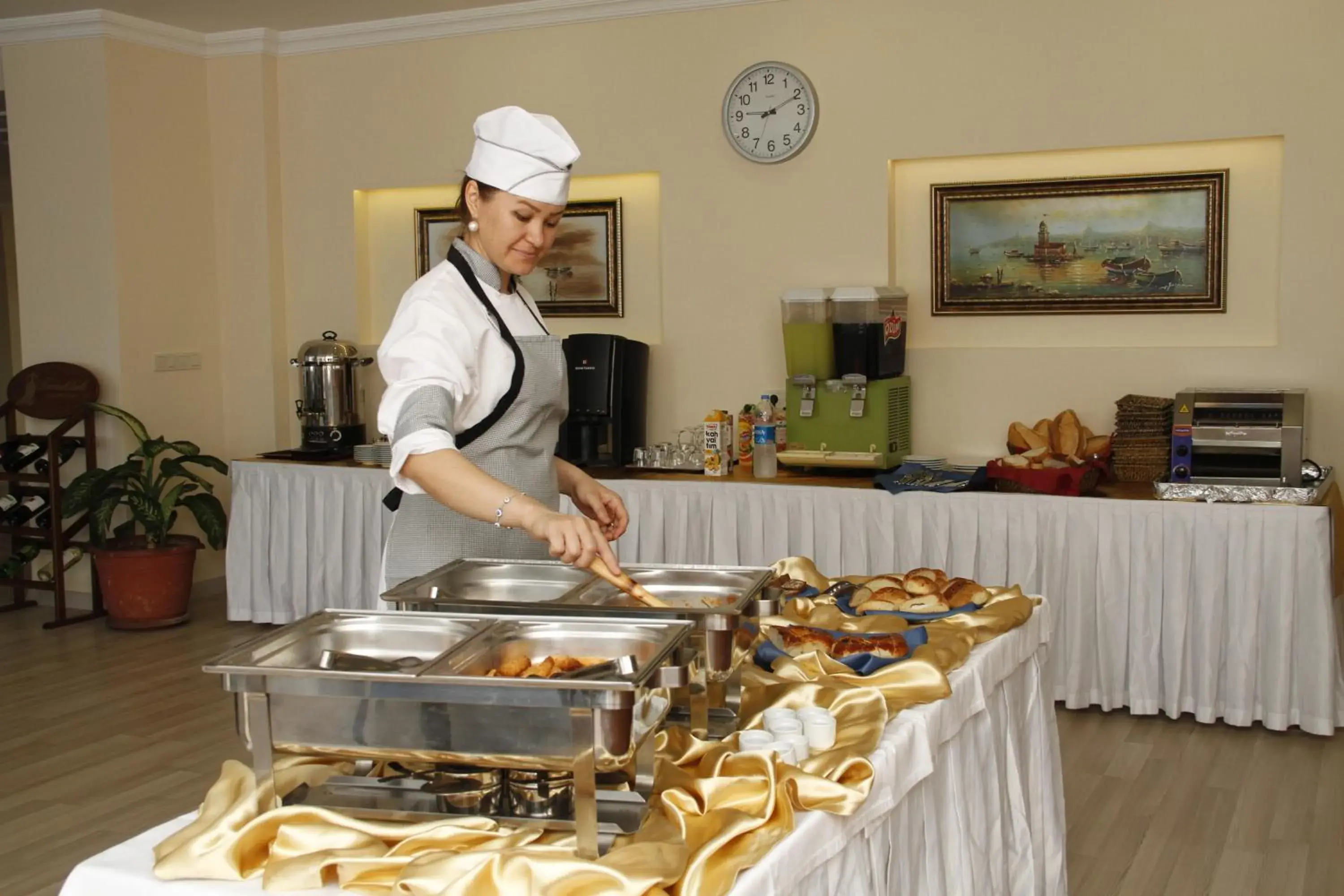 Staff in Sahil Hotel Pendik