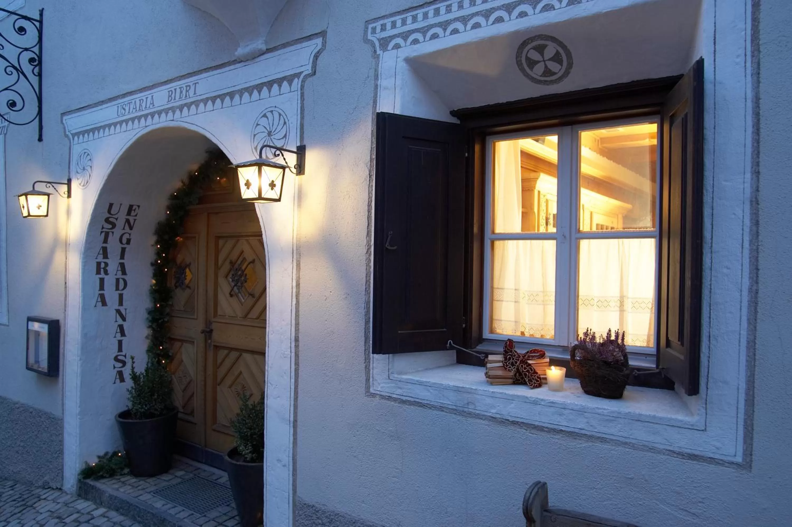 Facade/entrance in Hotel Engiadina