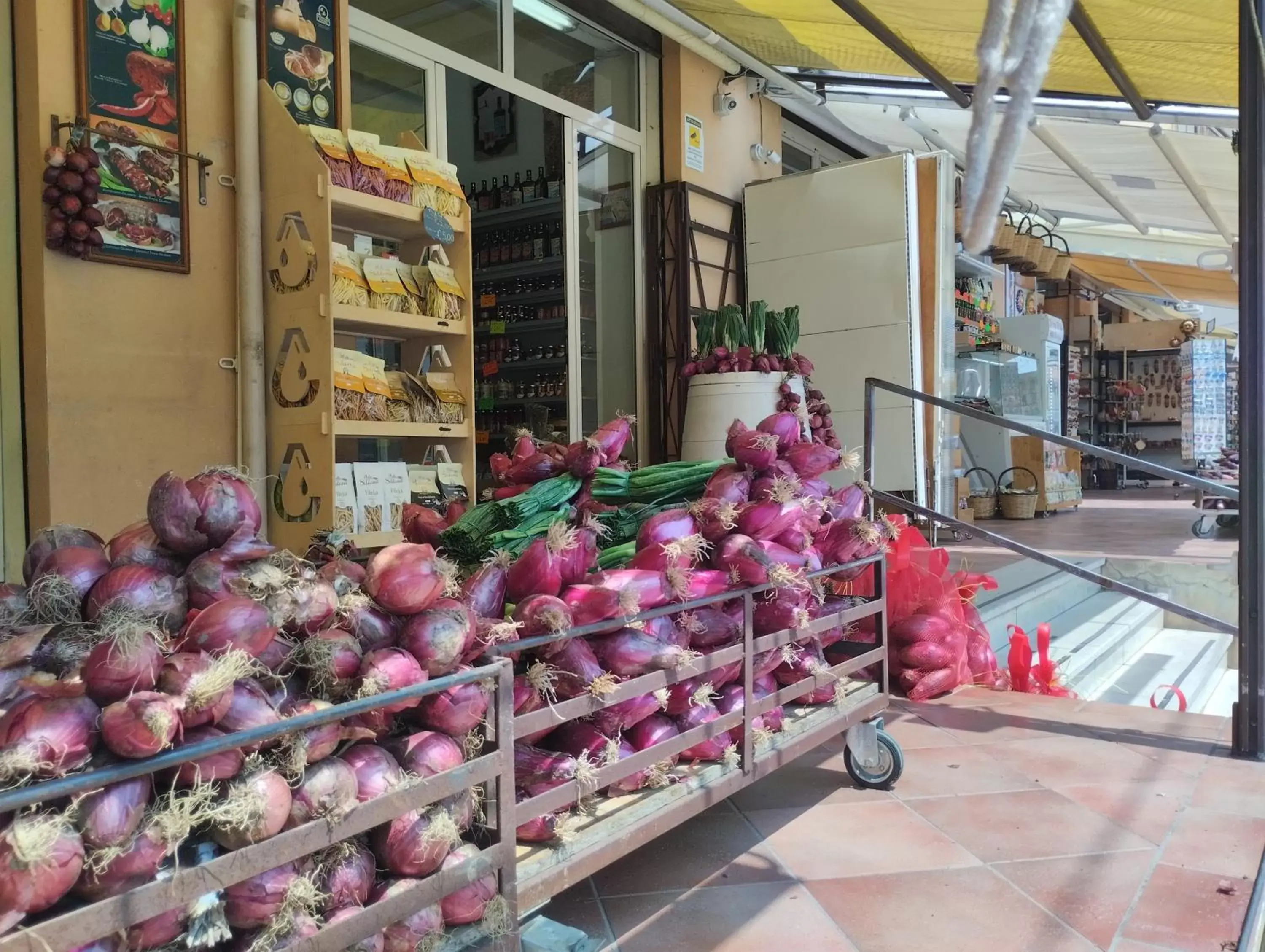 On-site shops, Supermarket/Shops in OLYMPUS ROOM