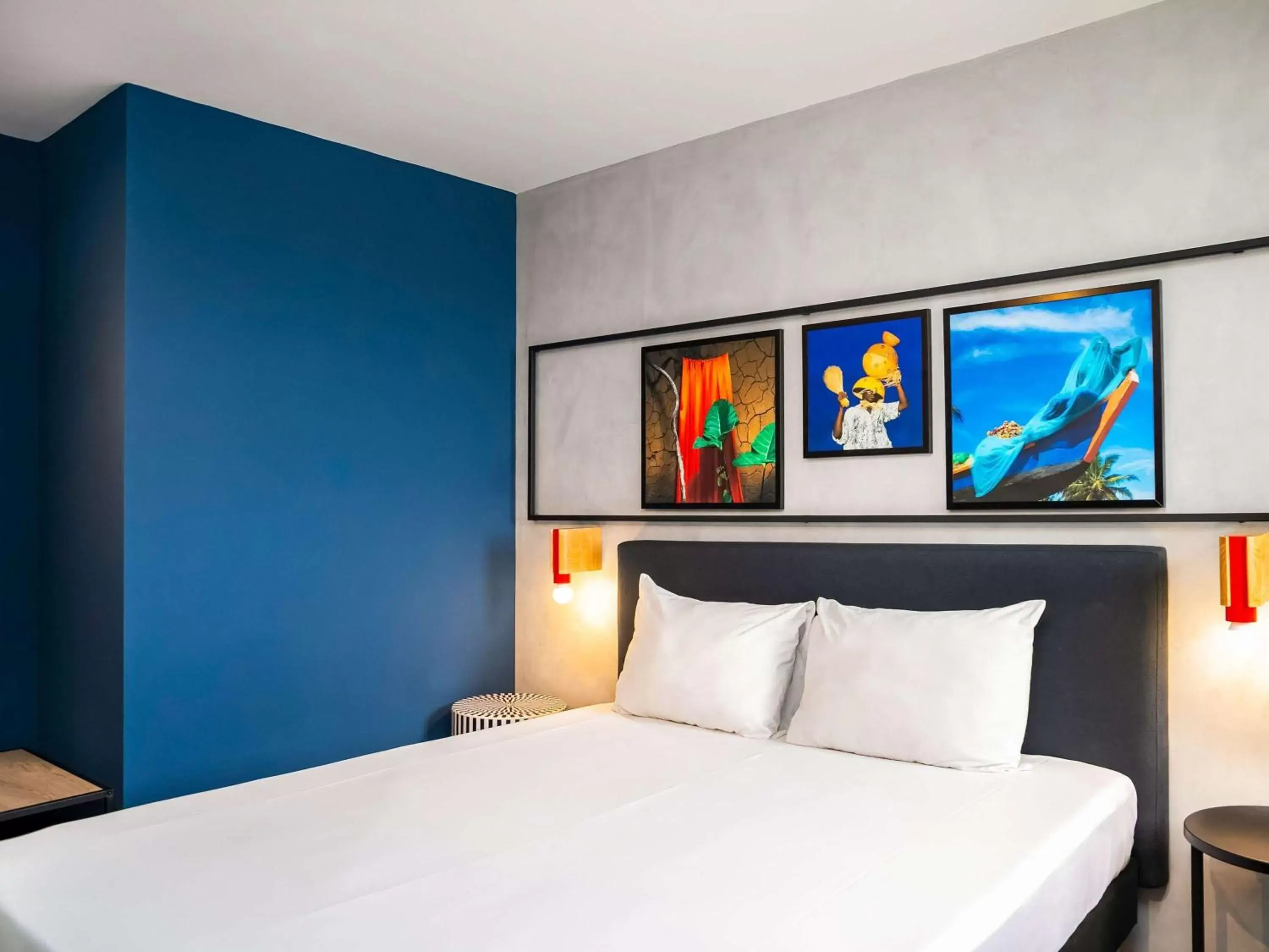 Property building, Bed in Ibis Styles Abidjan Plateau