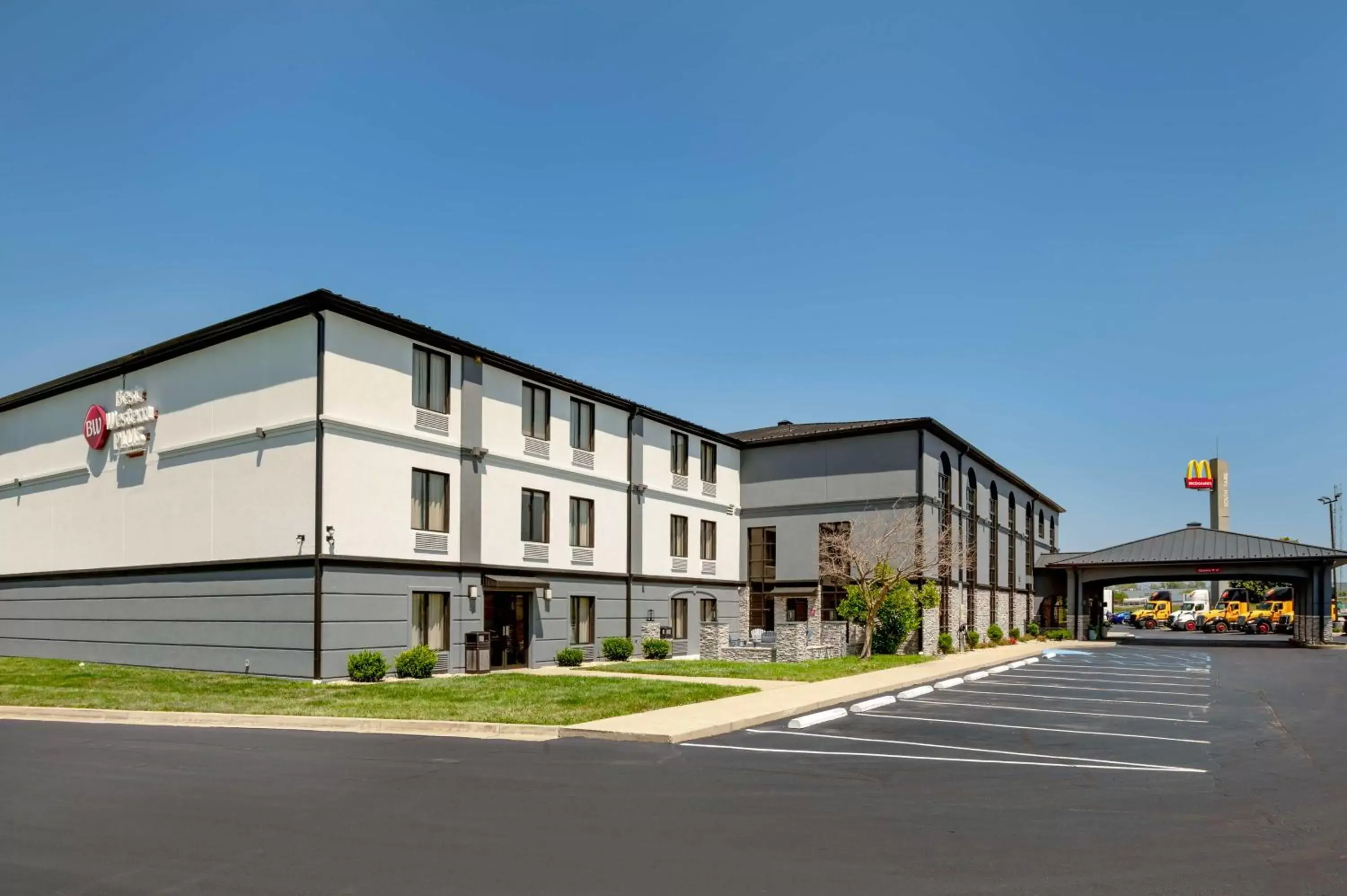 Property Building in Best Western Plus Greenwood Indy South Inn