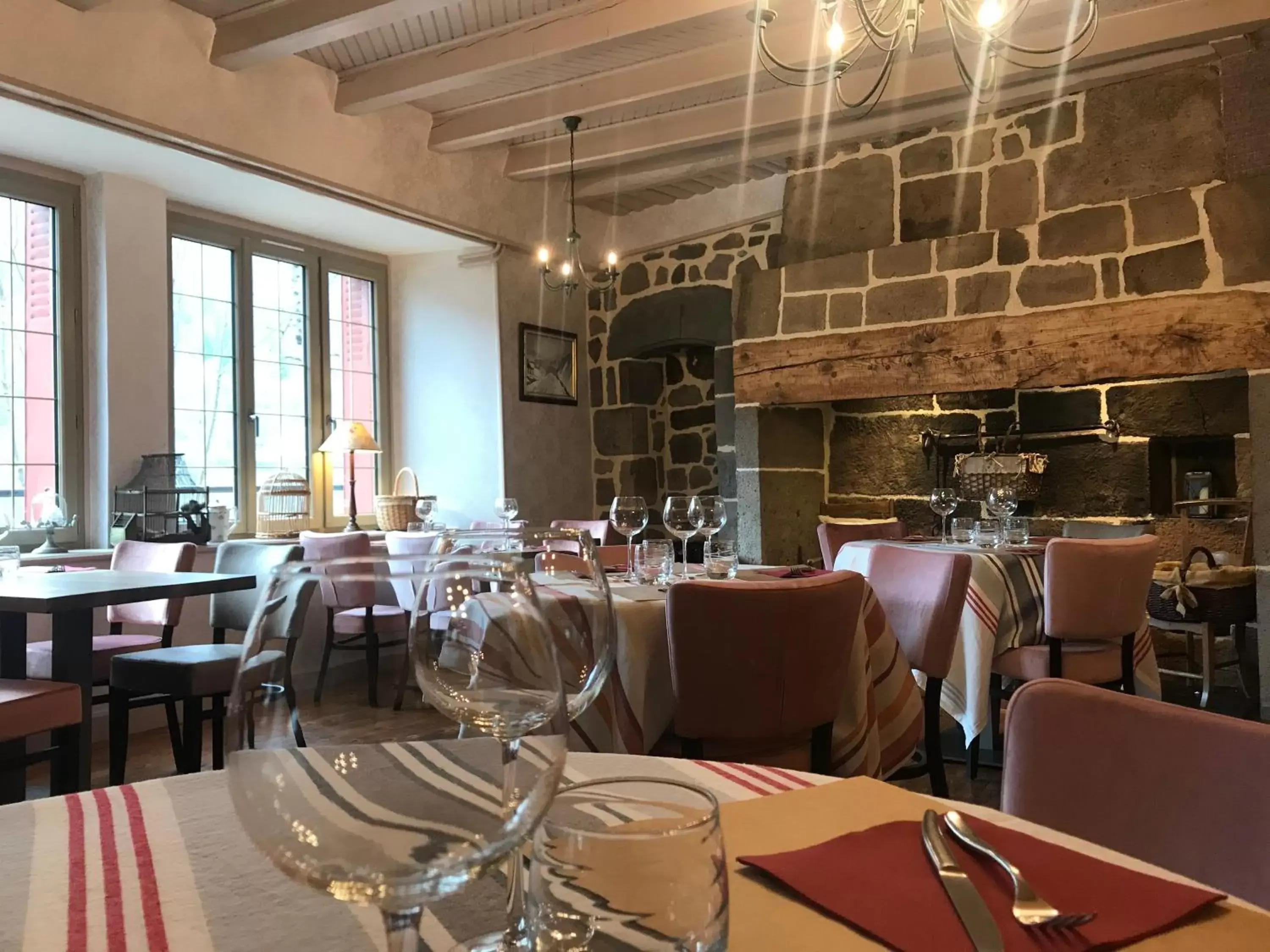 Restaurant/Places to Eat in Hôtel Restaurant du Plomb du Cantal