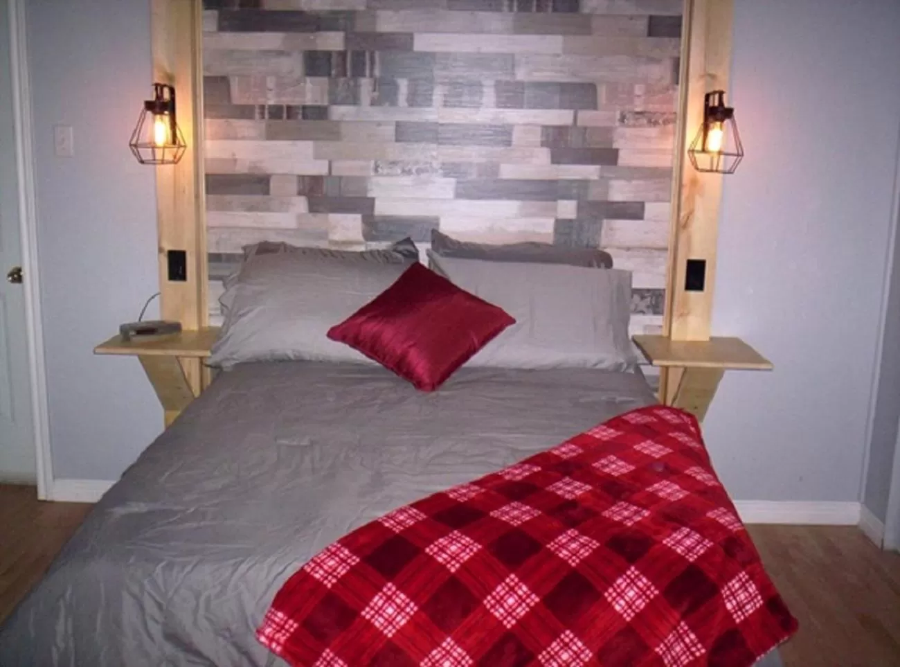 Photo of the whole room, Bed in Gîte Au p'tit bonheur B&B