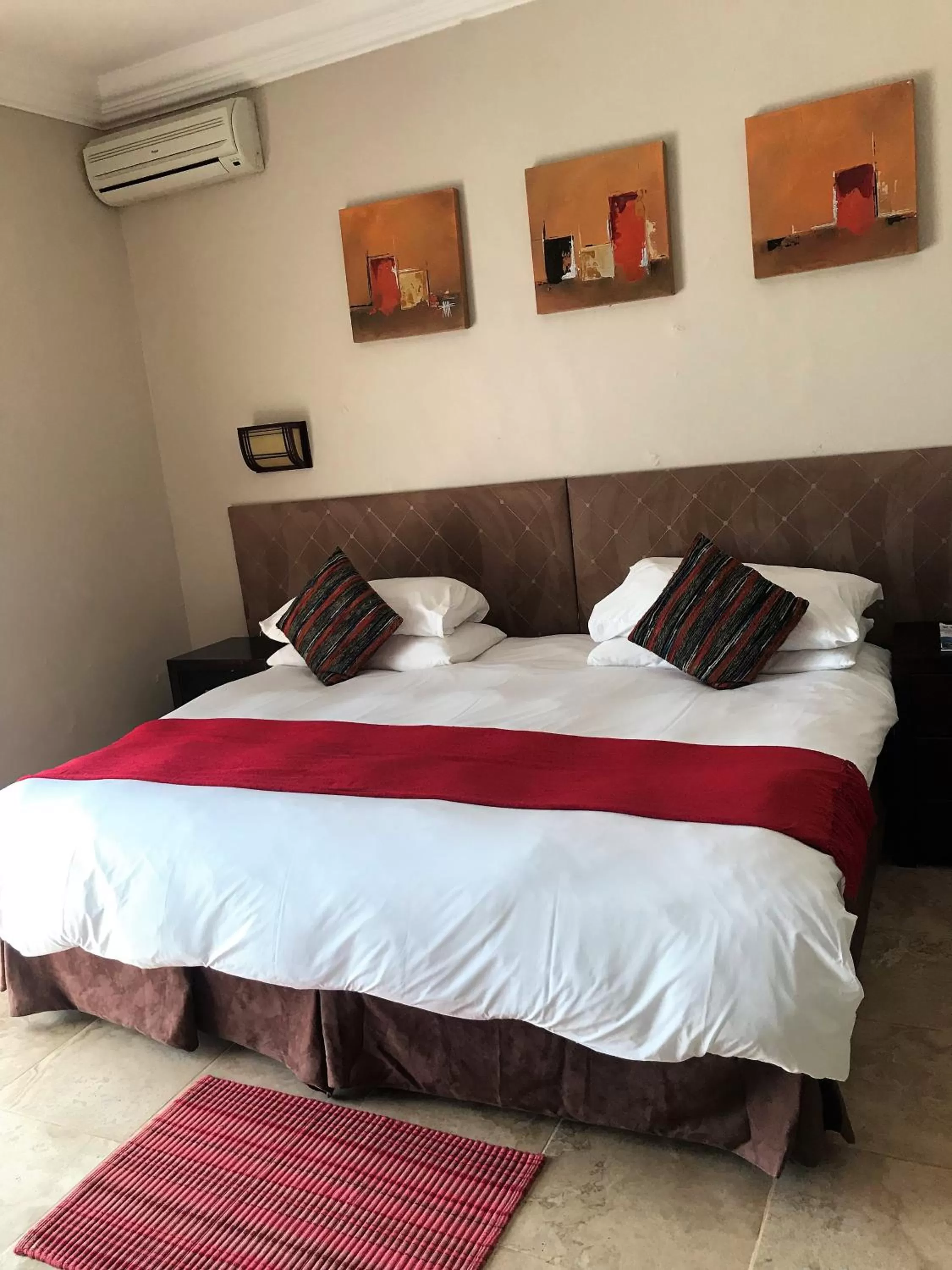 Bed in Ebandla Hotel & Conference Centre