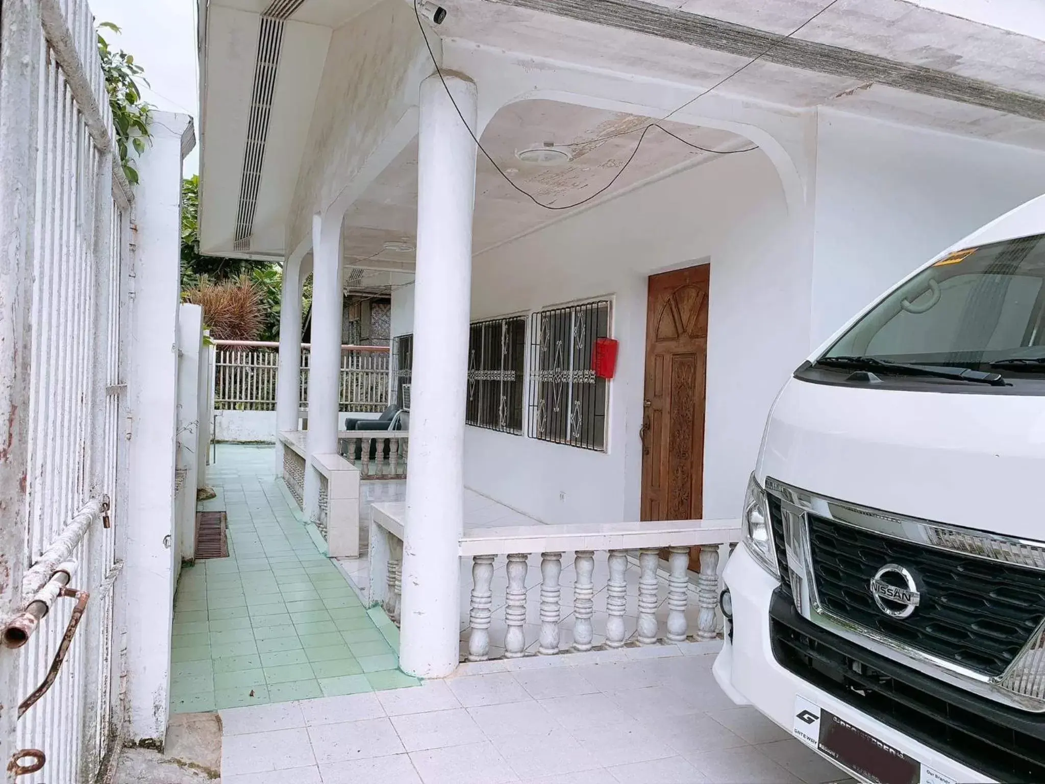 Patio in Luna Oslob Travellers Inn