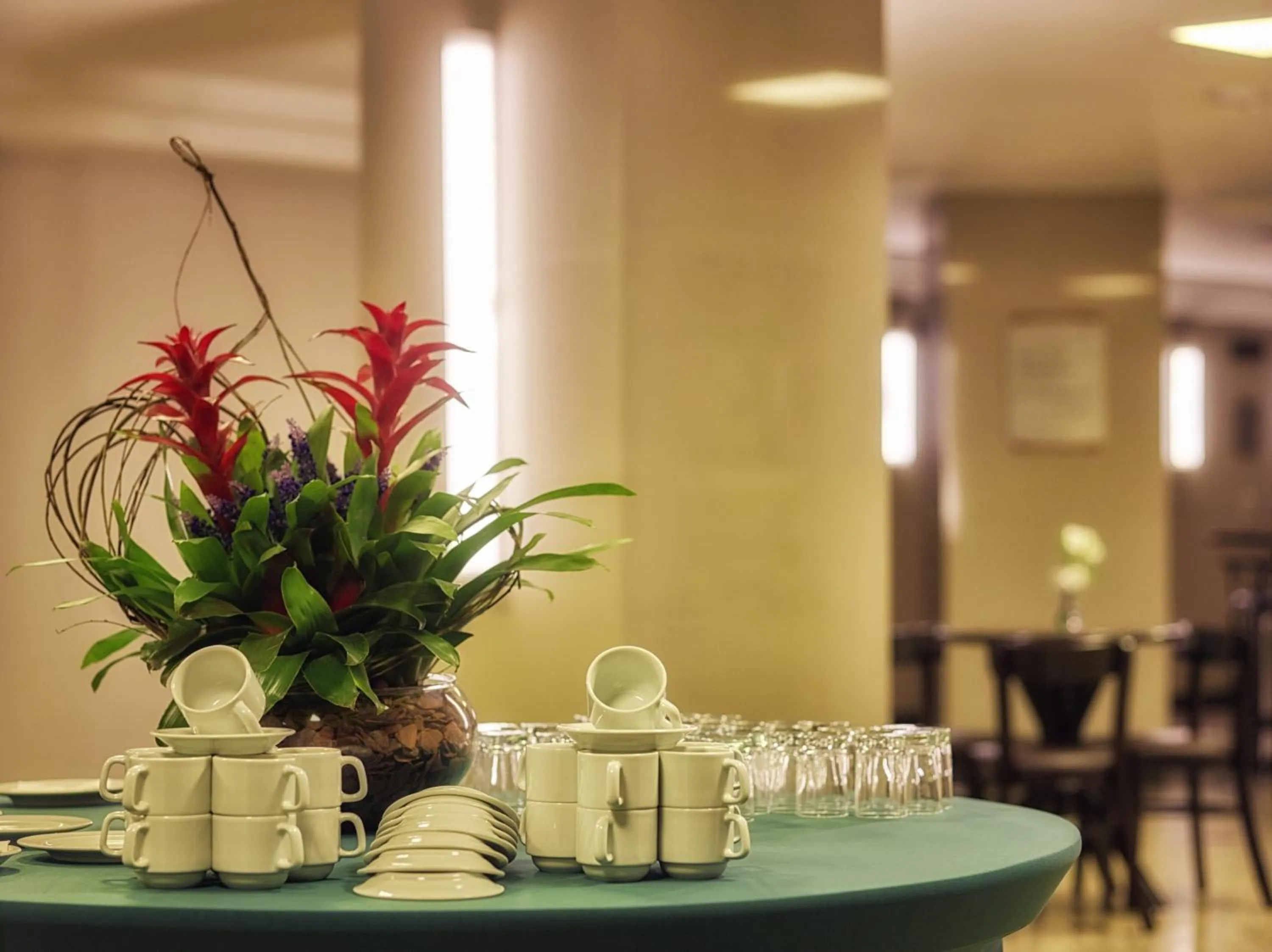 Food and drinks in Sol Alphaville Hotel & Residence