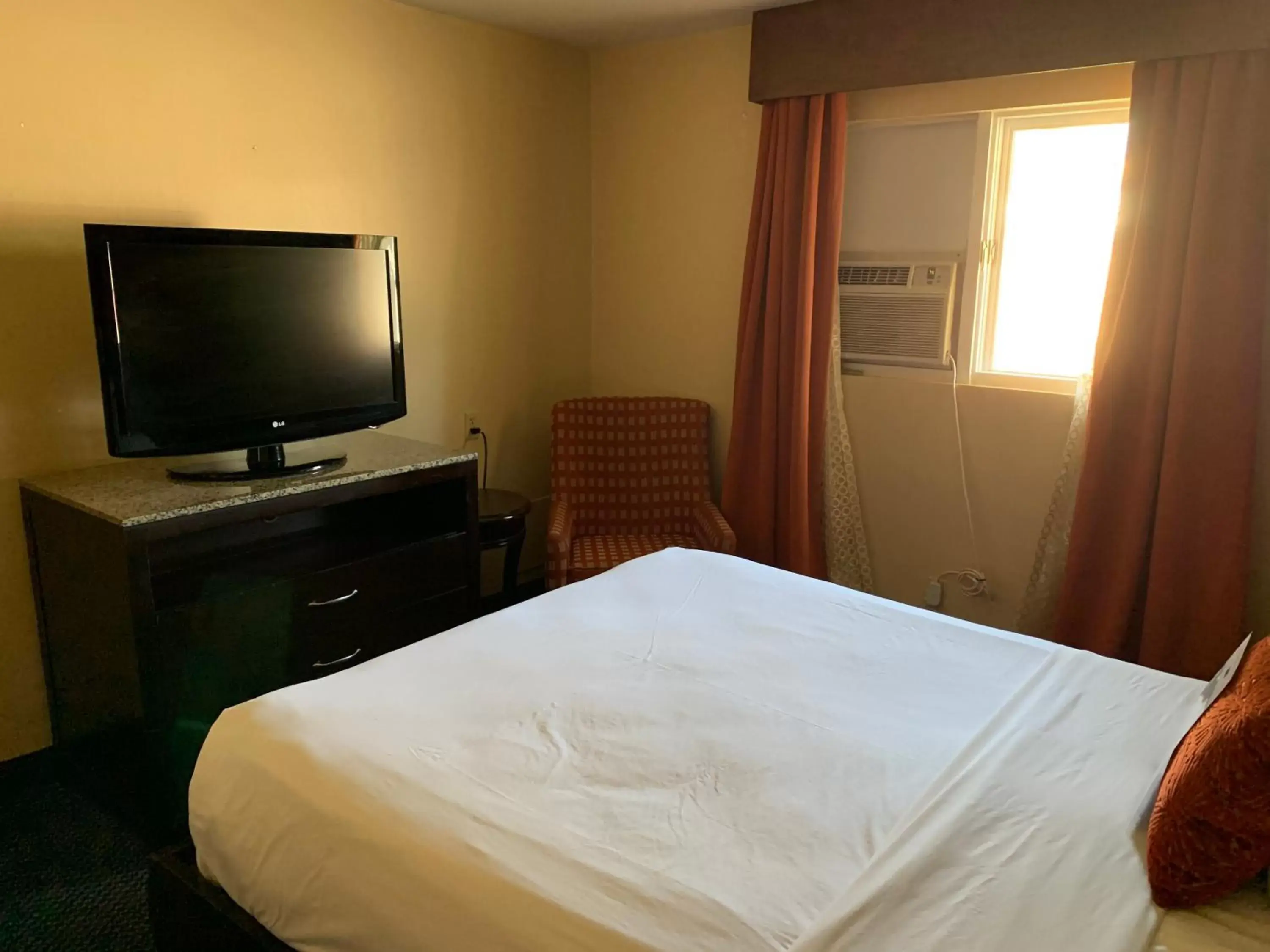 Bed in Travelodge by Wyndham Rapid City