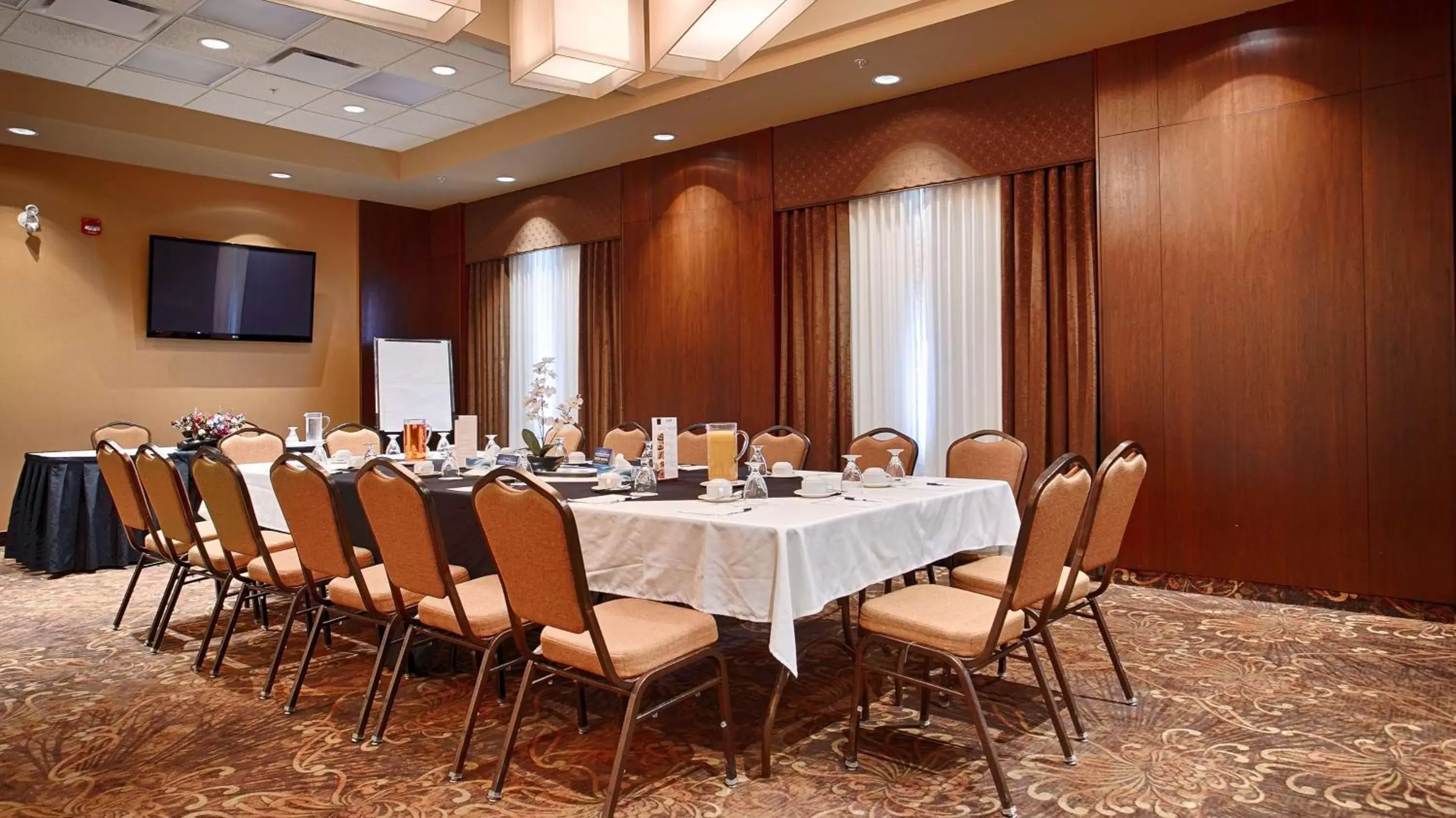Meeting/conference room in Best Western Cold Lake Inn