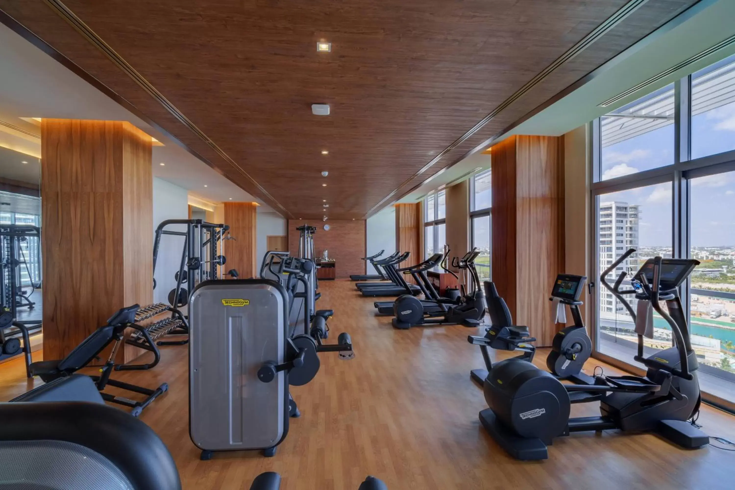 Fitness centre/facilities, Fitness Center/Facilities in Renaissance Cancun Resort & Marina