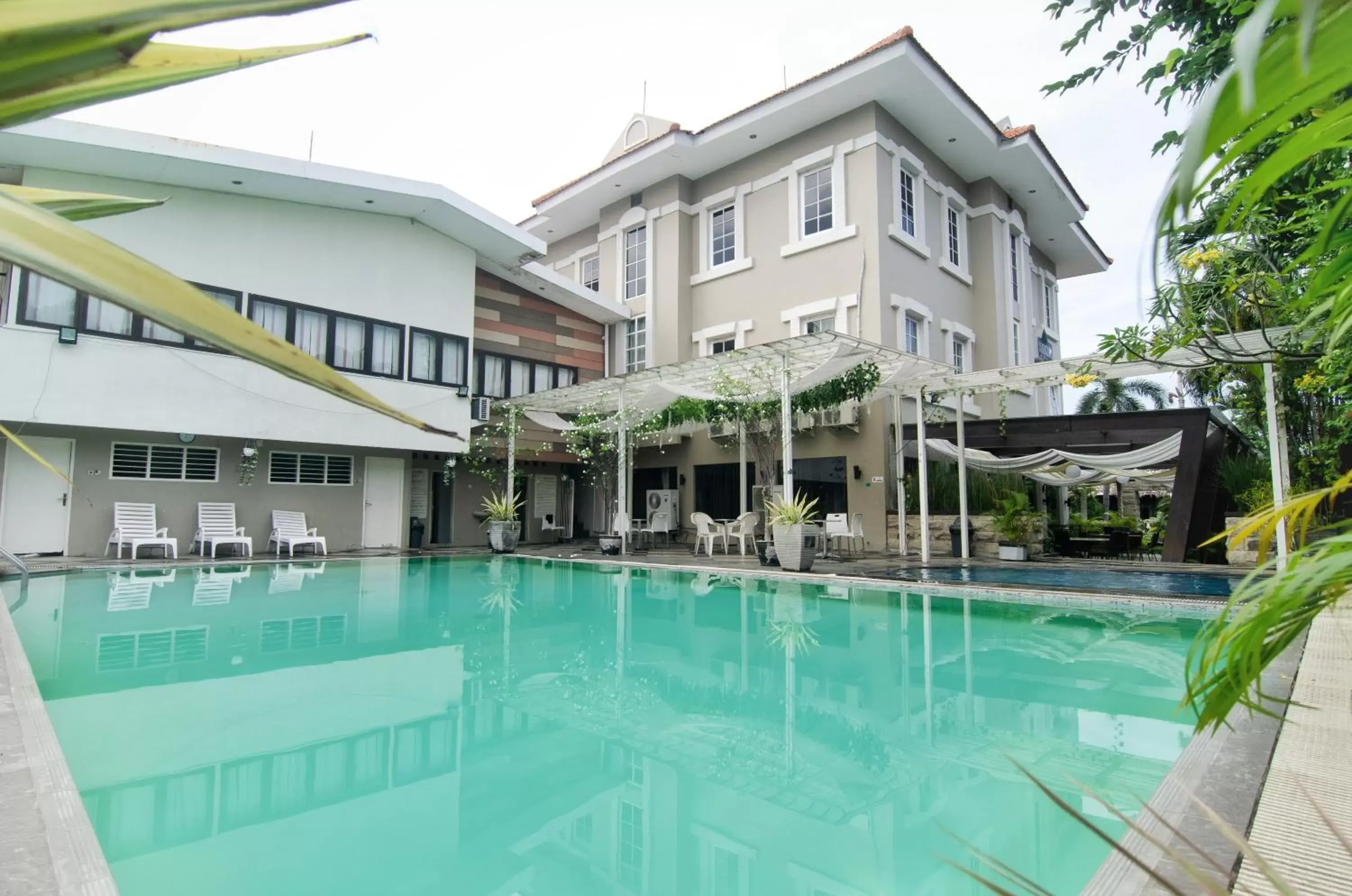 Swimming pool, Property Building in Country Heritage Hotel