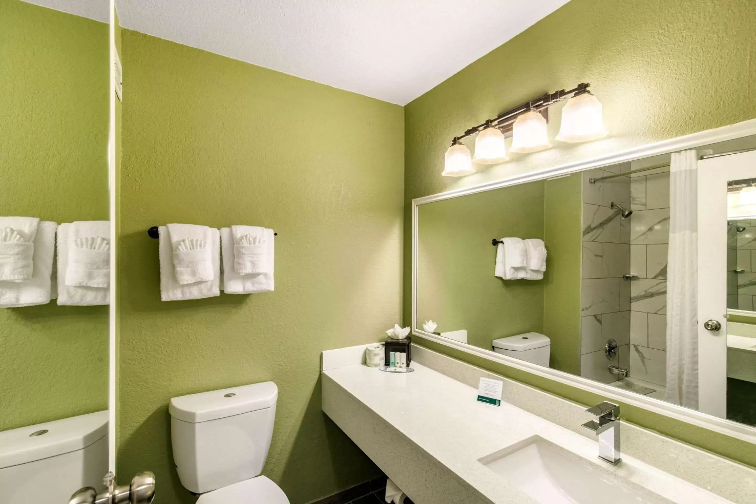 Photo of the whole room, Bathroom in Quality Inn & Suites Plano