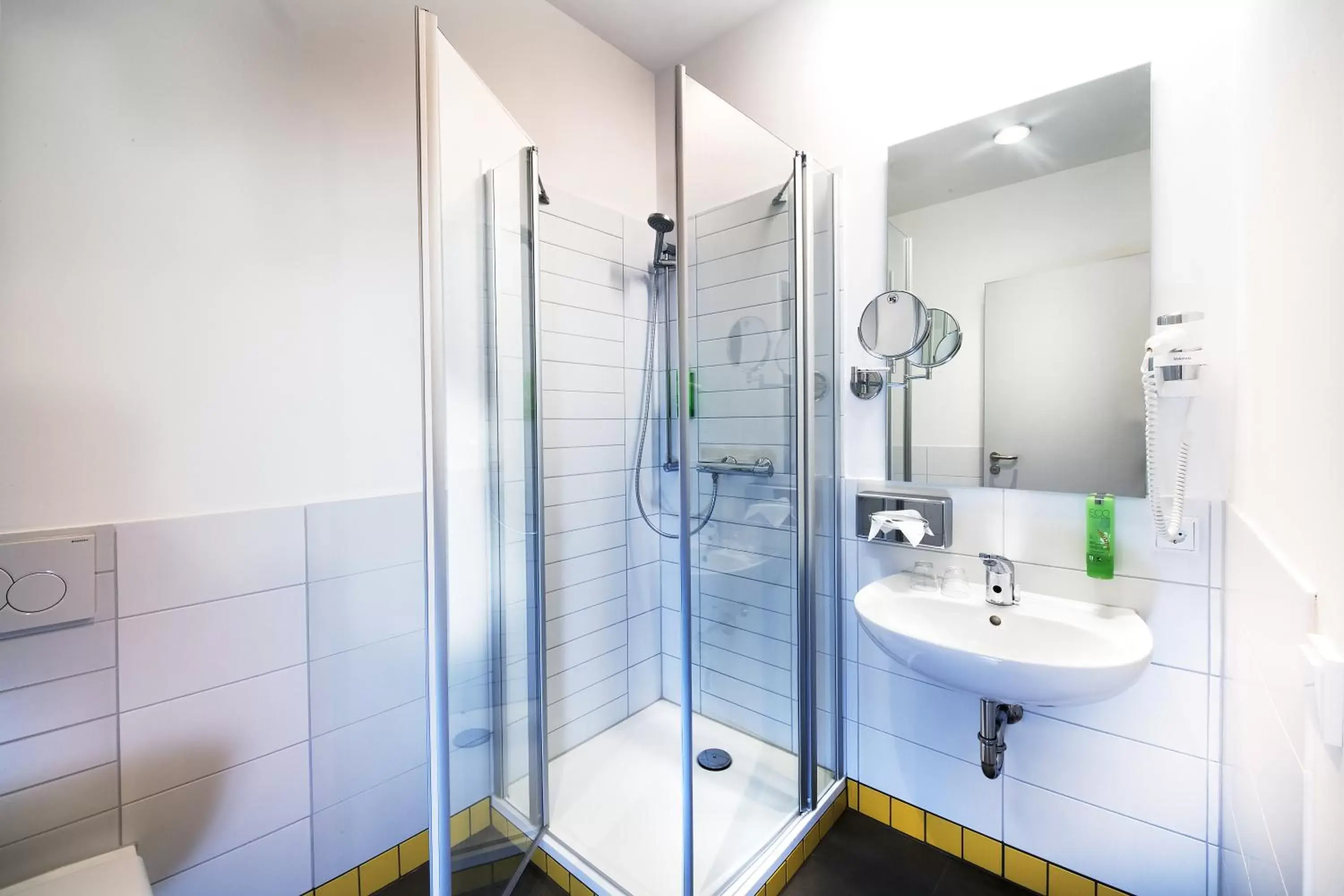 Shower, Bathroom in JUFA Hotel Kronach – Festung Rosenberg