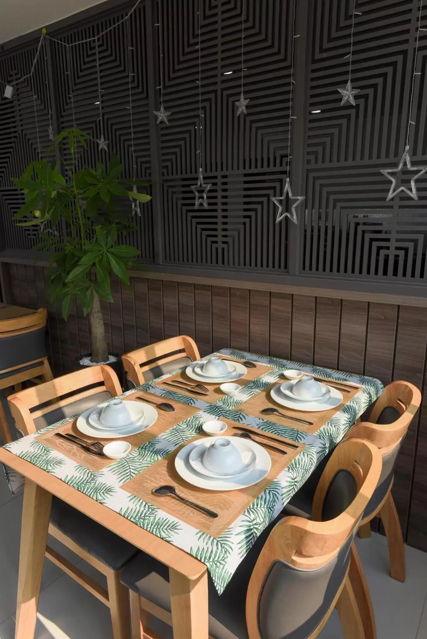 Restaurant/places to eat in Hera Hotel Airport Restaurant/places to eat in Hera Hotel Airport