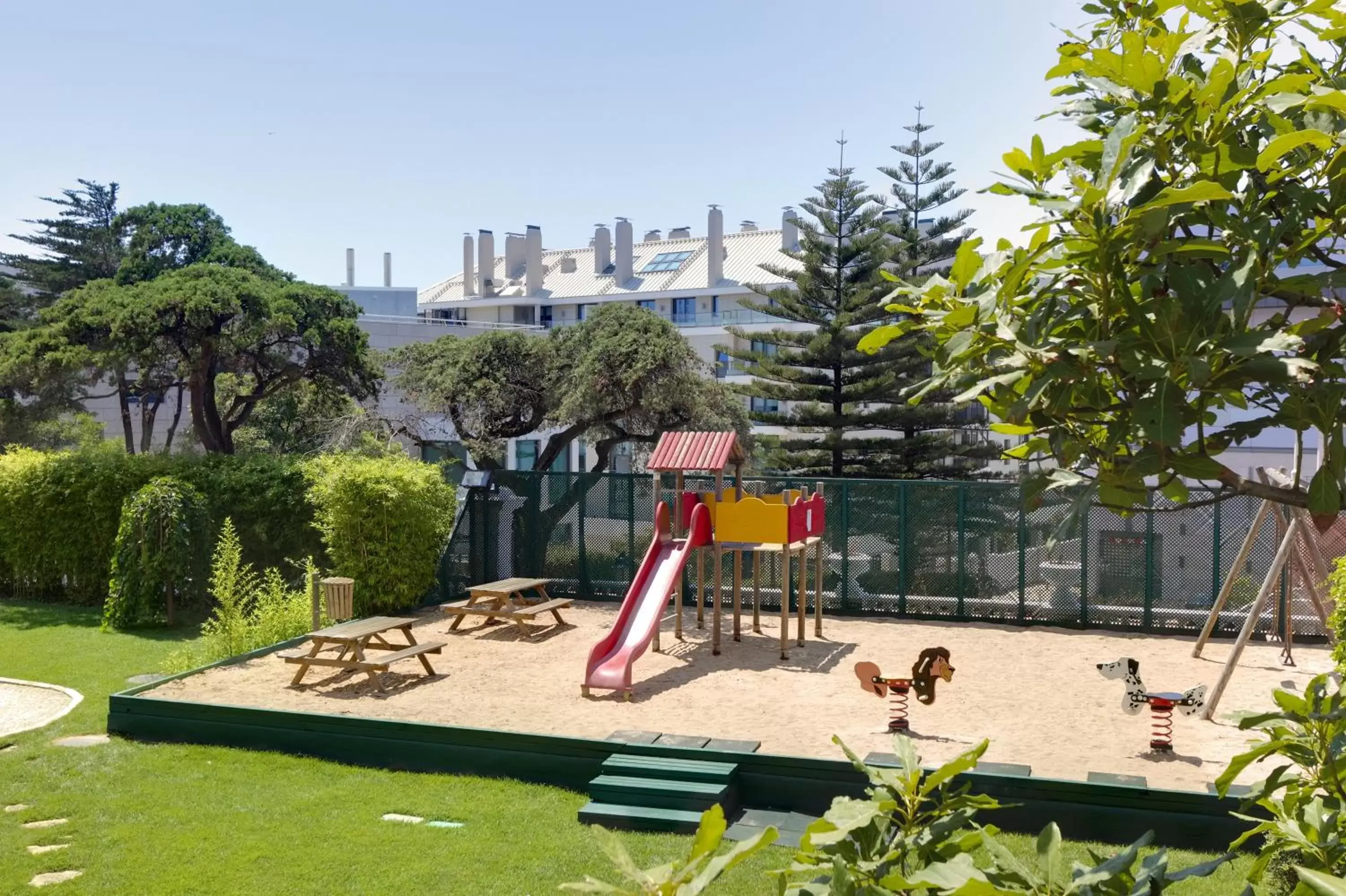 Children play ground in Hotel Inglaterra - Charme & Boutique